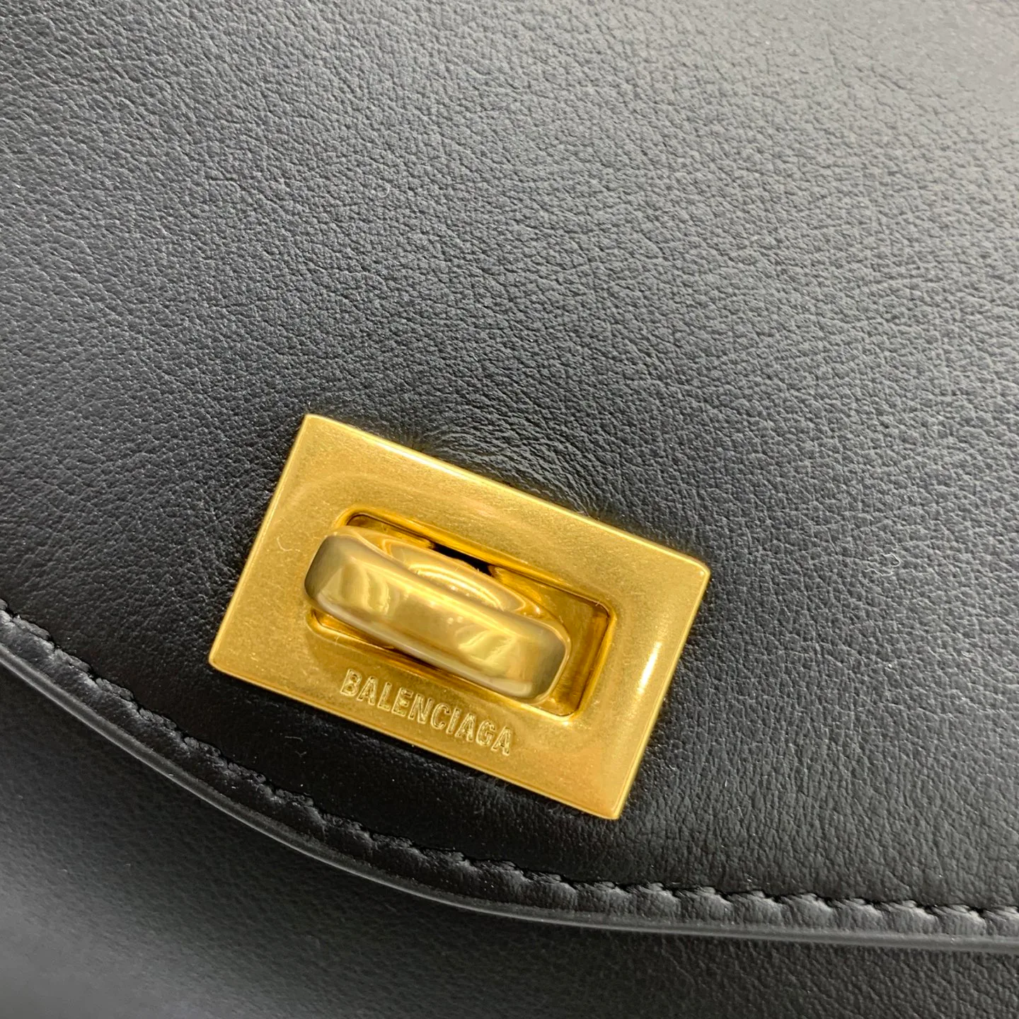 Классические Сумки Женские Balenciaga 18136201