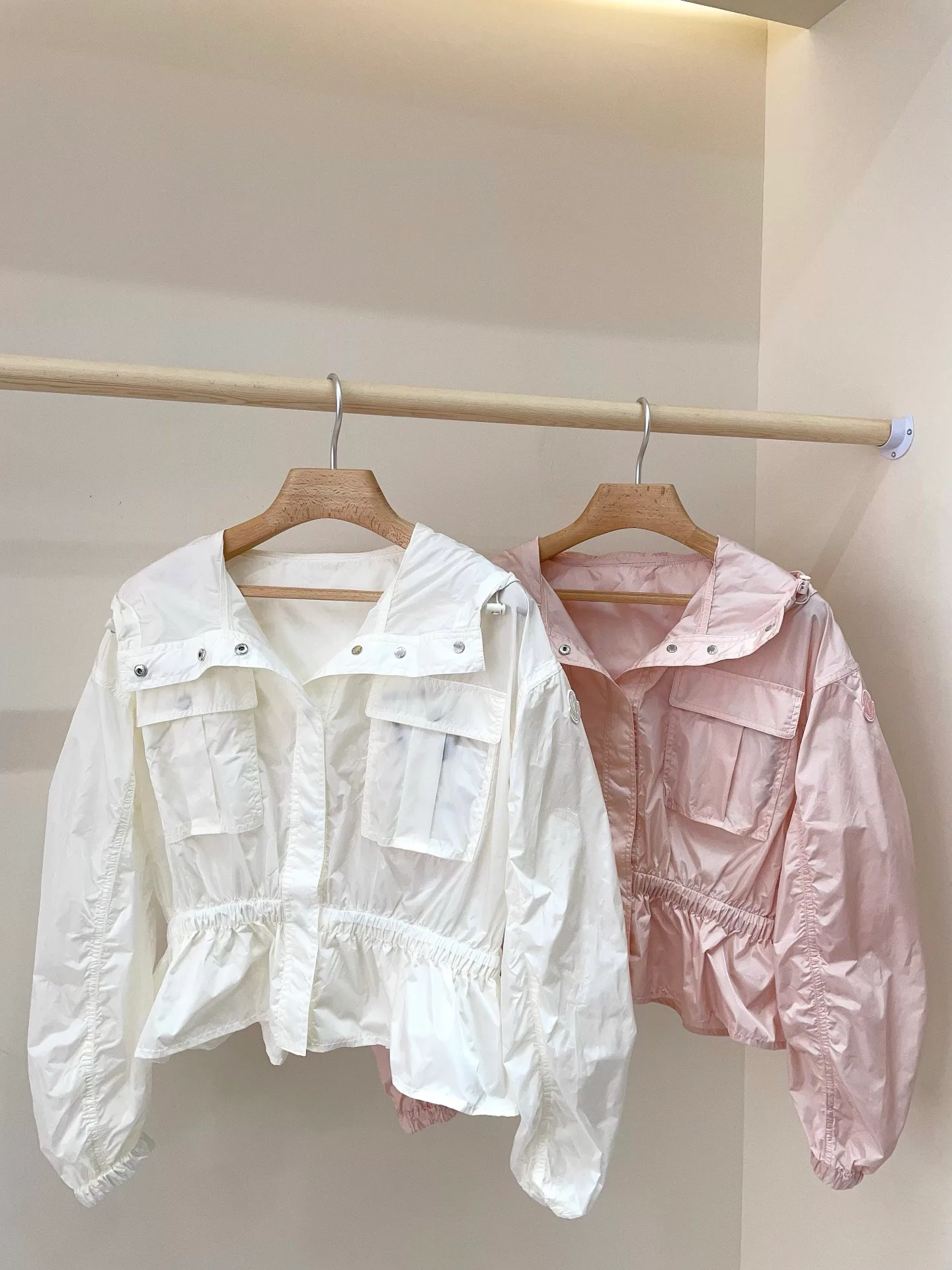 Куртки И Пуховики Женские Moncler 10248579