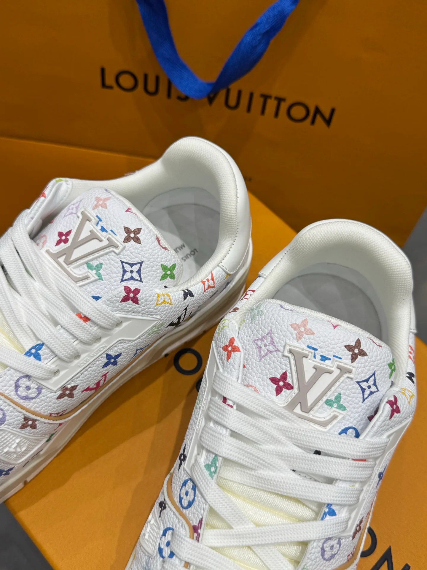 Кроссовки Мужские Louis Vuitton 19073347
