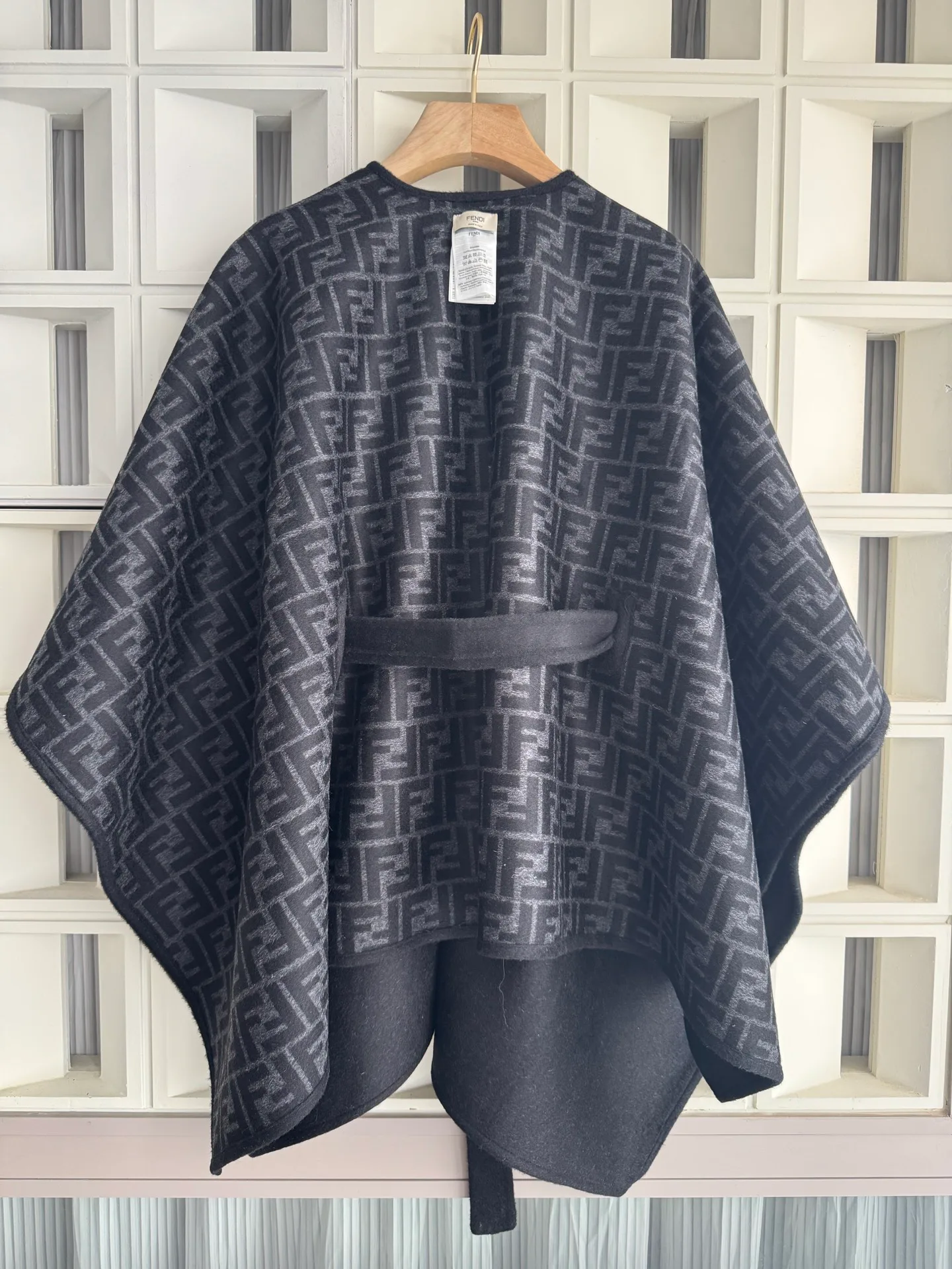 Пальто Женские Fendi 18361622