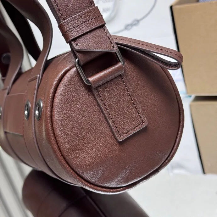 Классические Сумки Женские Prada 16953768