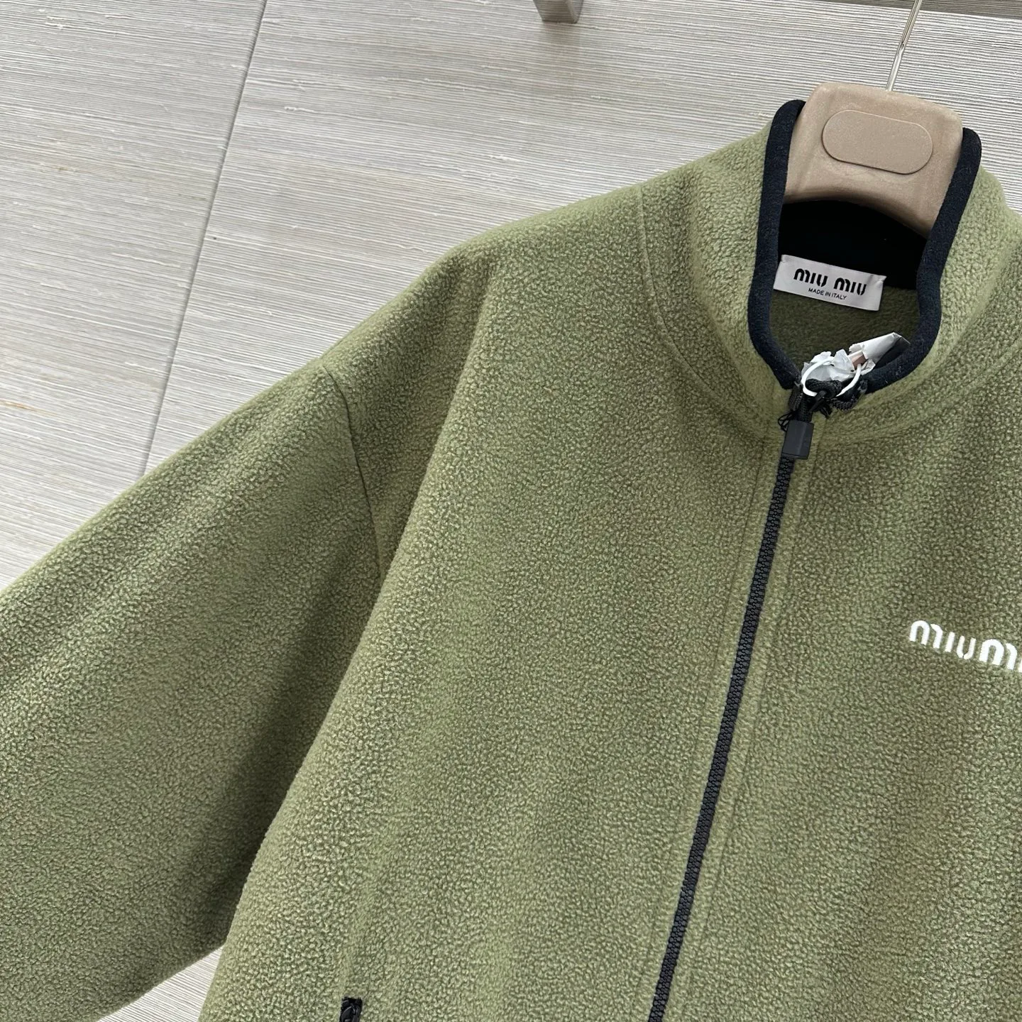 Куртки И Пуховики Женские Miu Miu 18429137