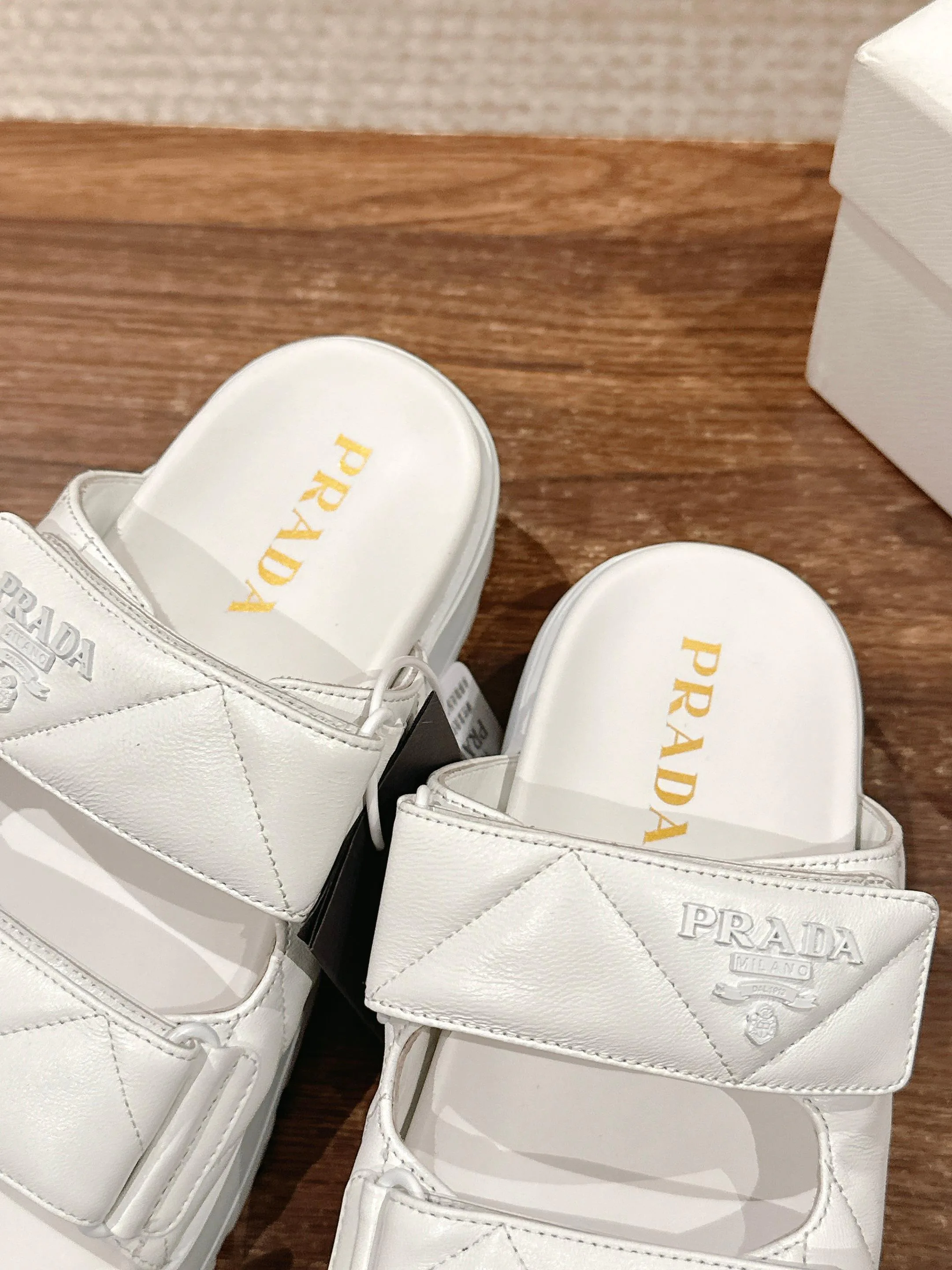 Шлепанцы Женские Prada 14113