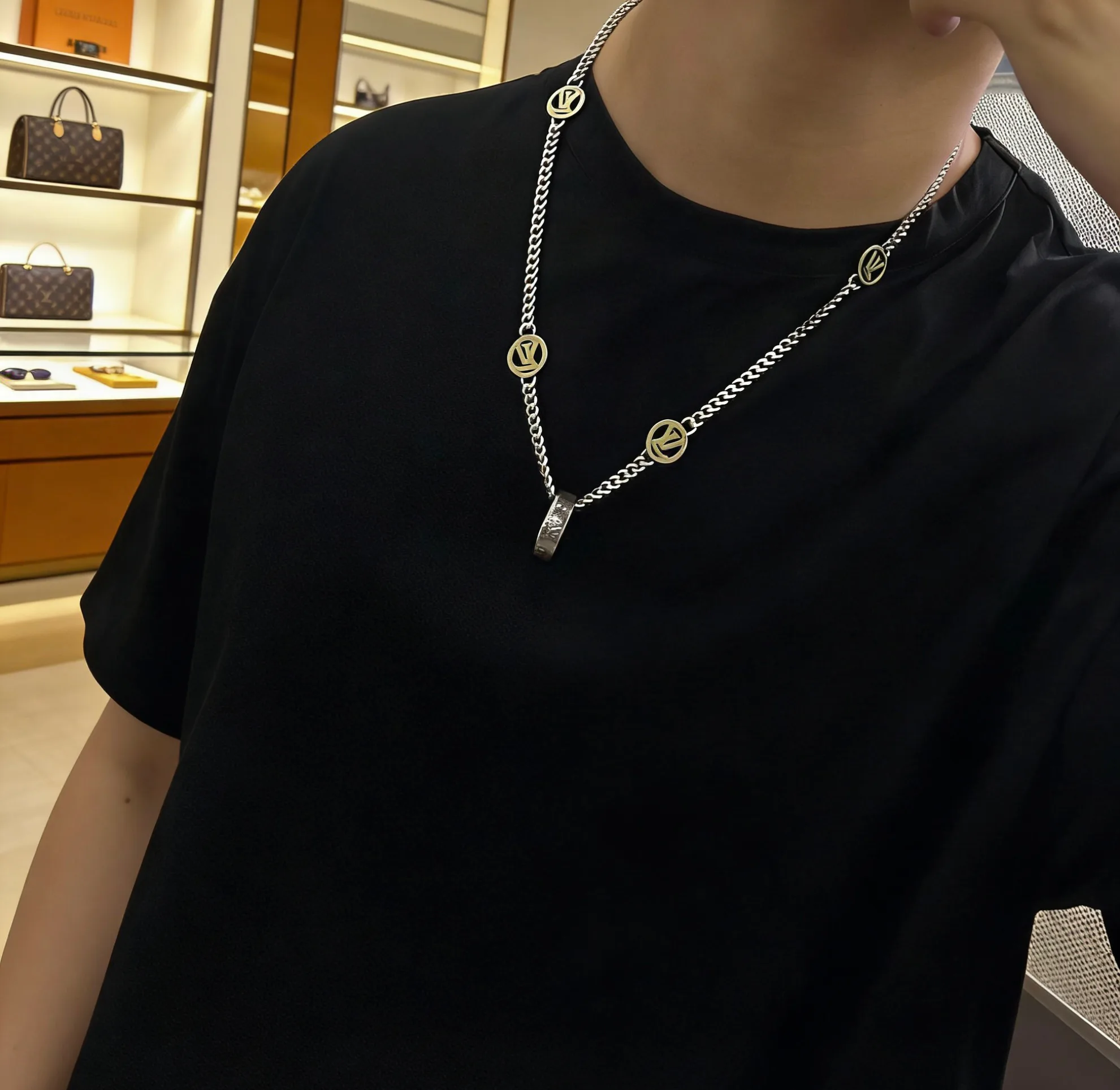 Бижутерия Louis Vuitton 11577796