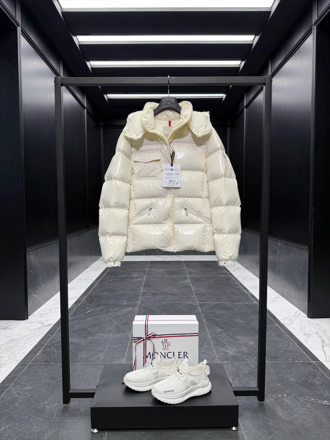 Куртки И Пуховики Женские Moncler 18741290