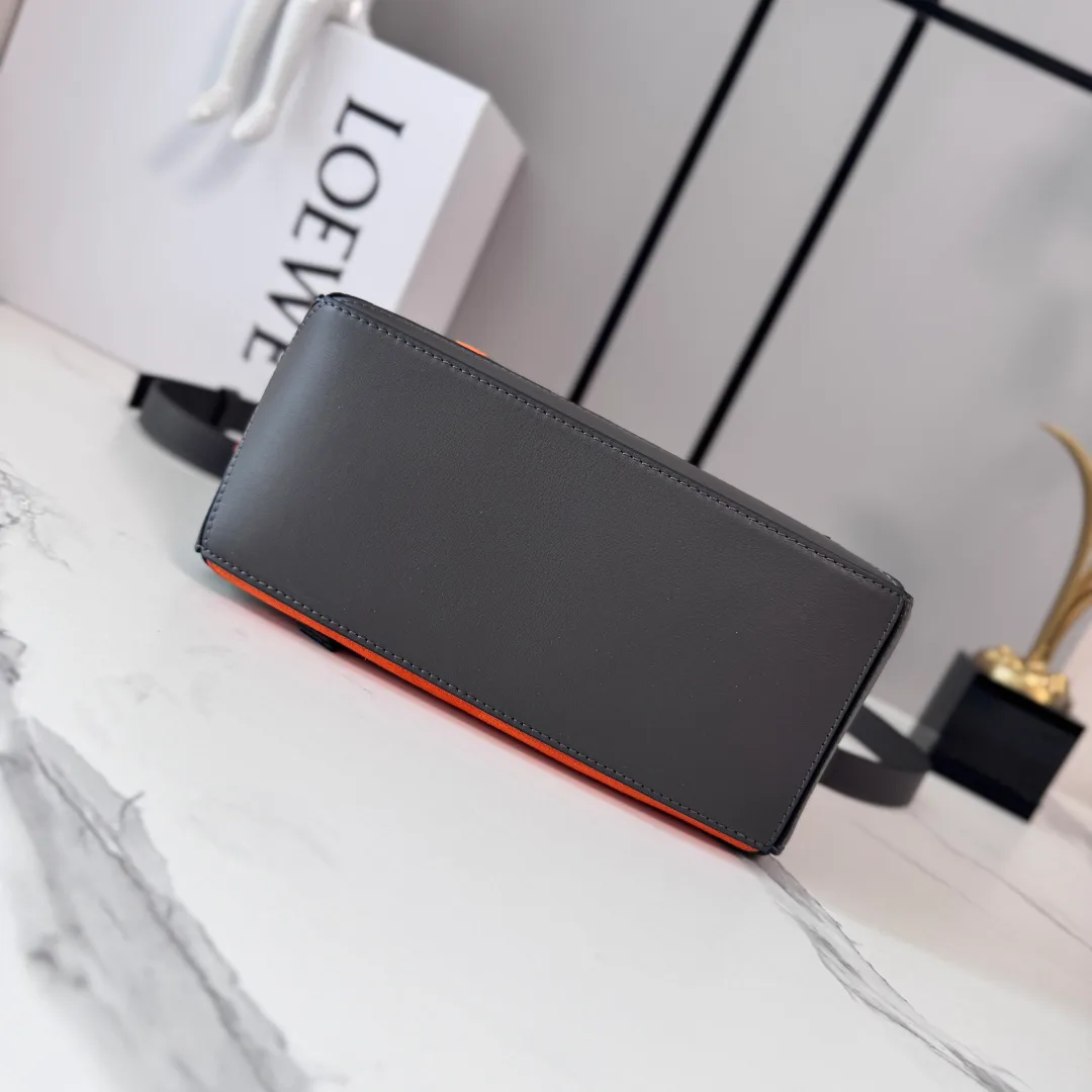 Классические Сумки Женские Loewe 12885108