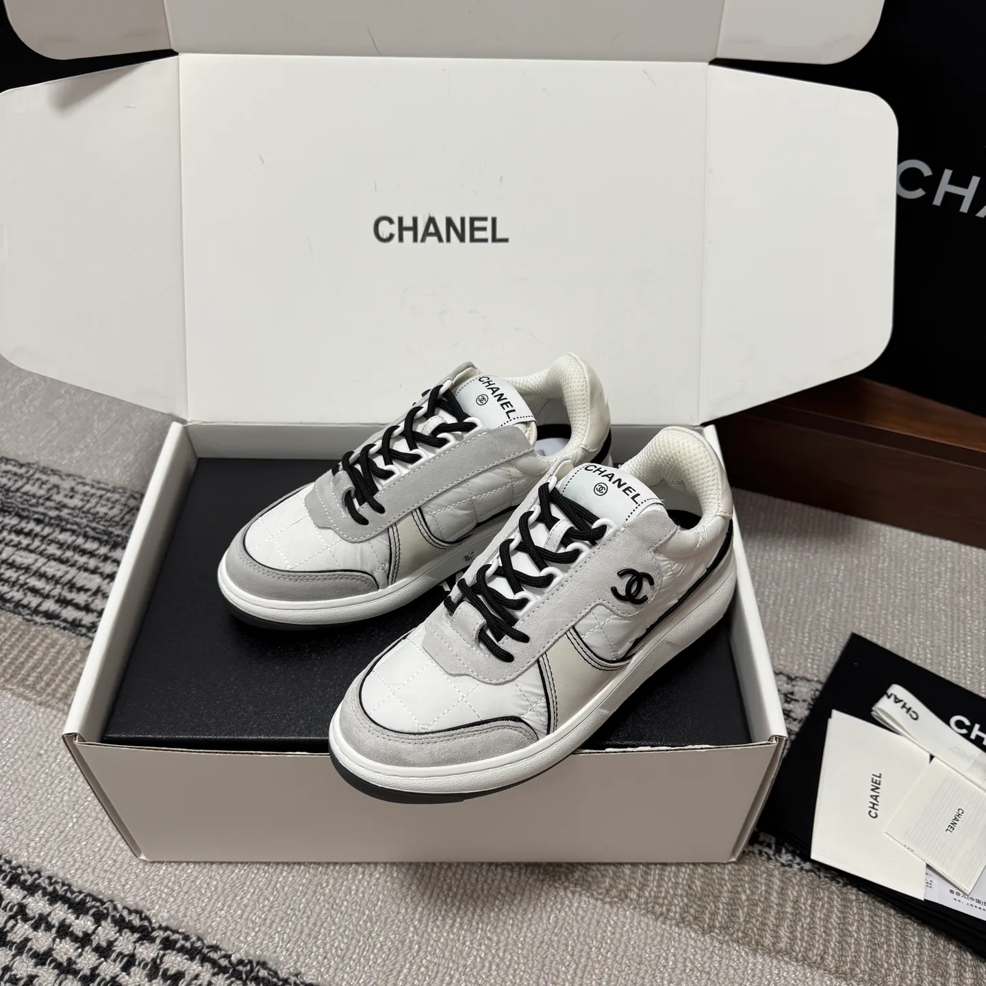 Кроссовки Женские Chanel 18195100