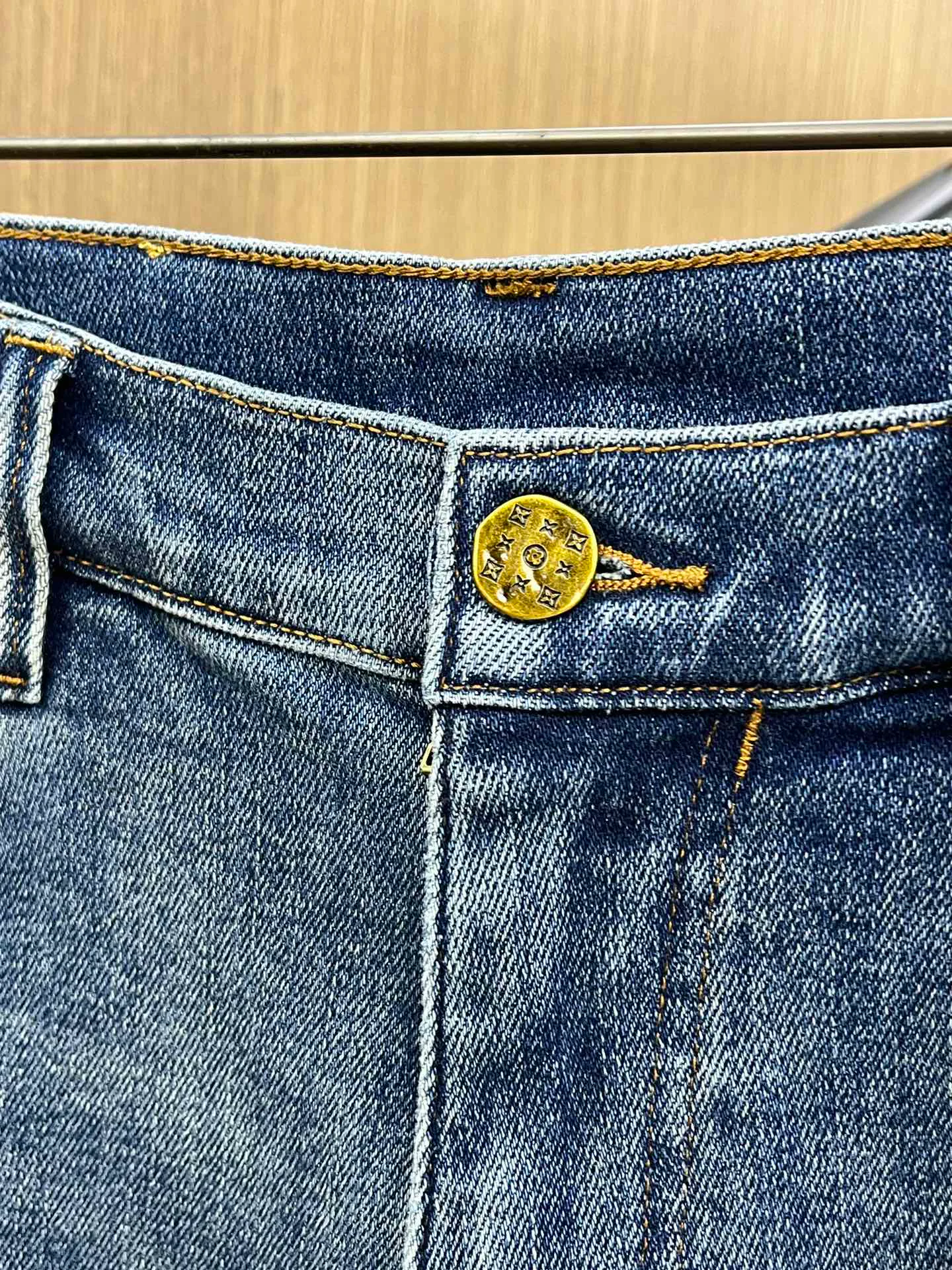 Джинсы Женские Louis Vuitton 11632750