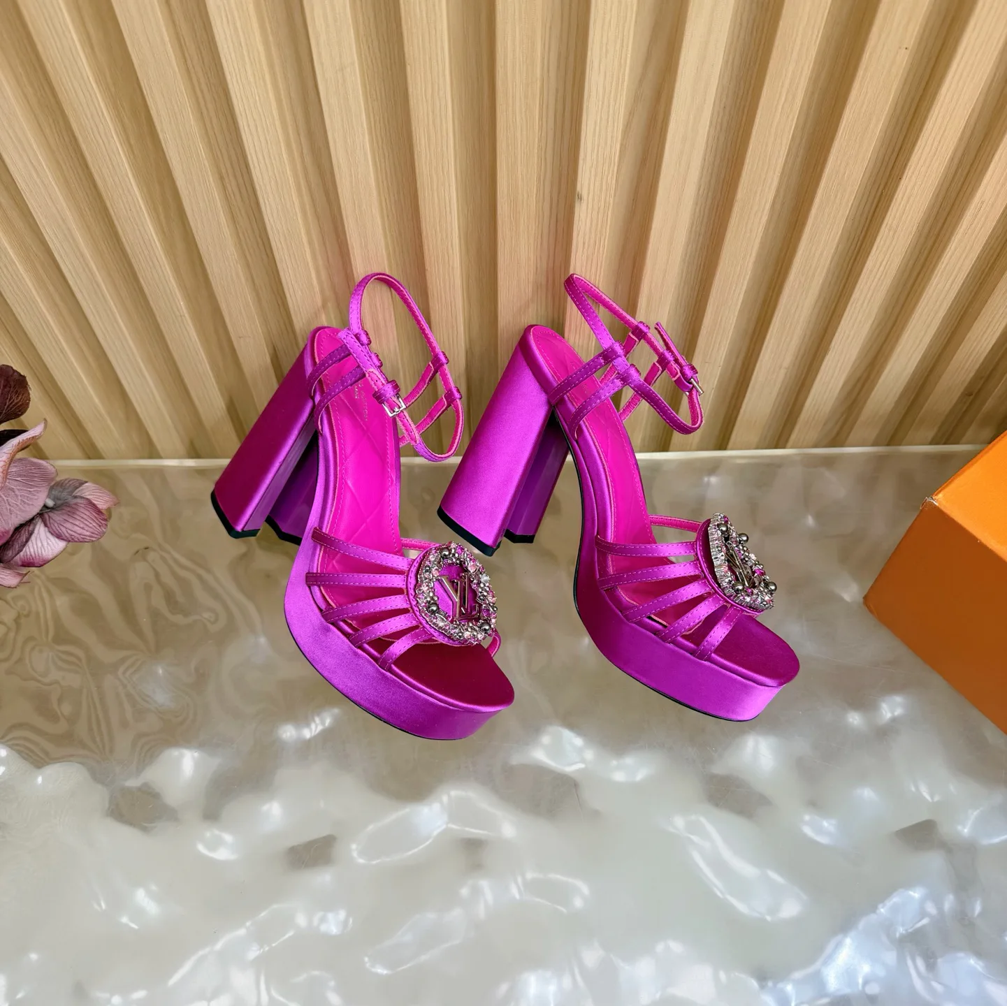 Босоножки Женские Louis Vuitton 11411868