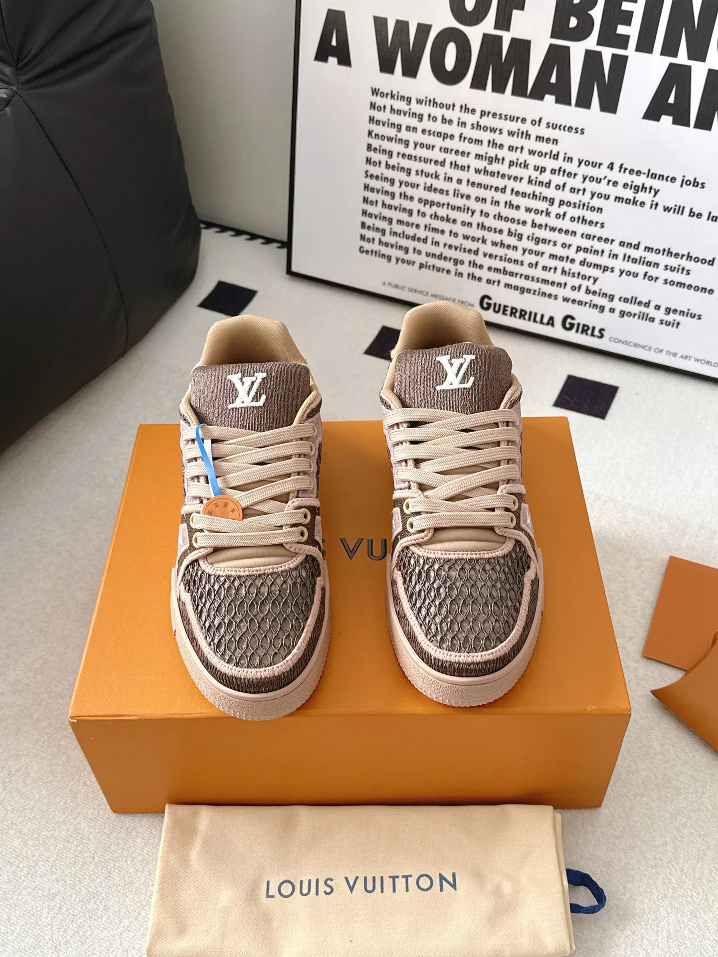 Кроссовки Женские Louis Vuitton 19090665