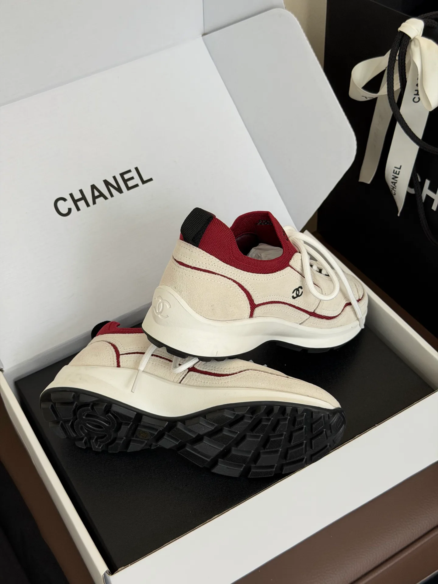 Кроссовки Женские Chanel 18073585