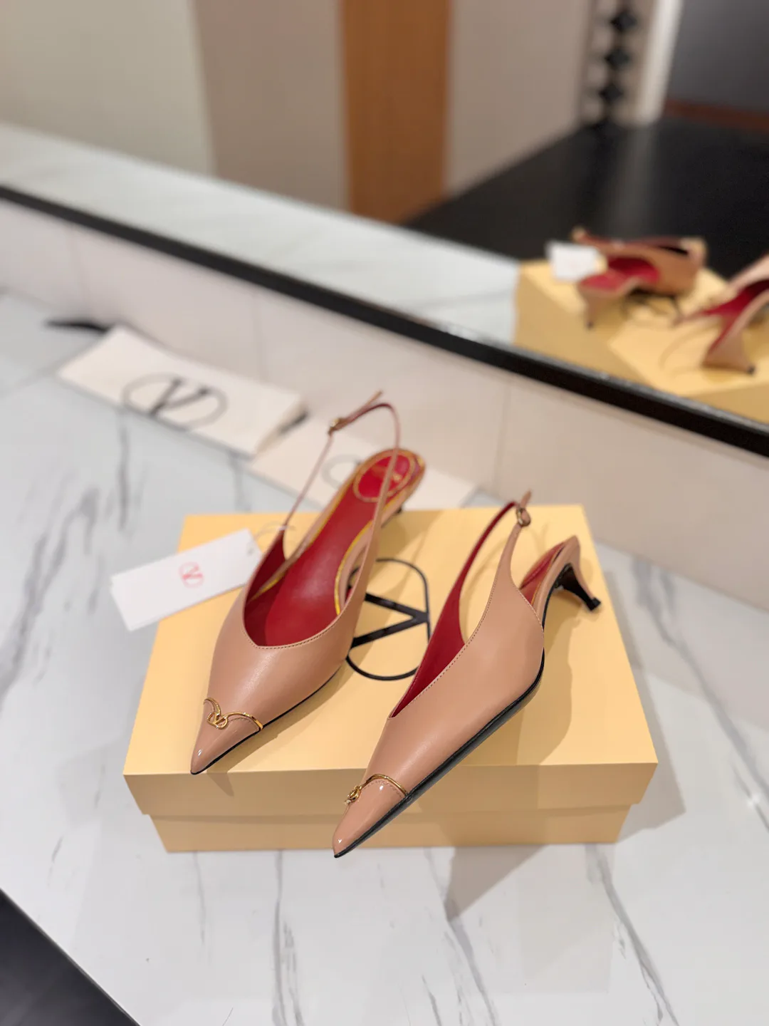 Босоножки Женские Valentino 18134943