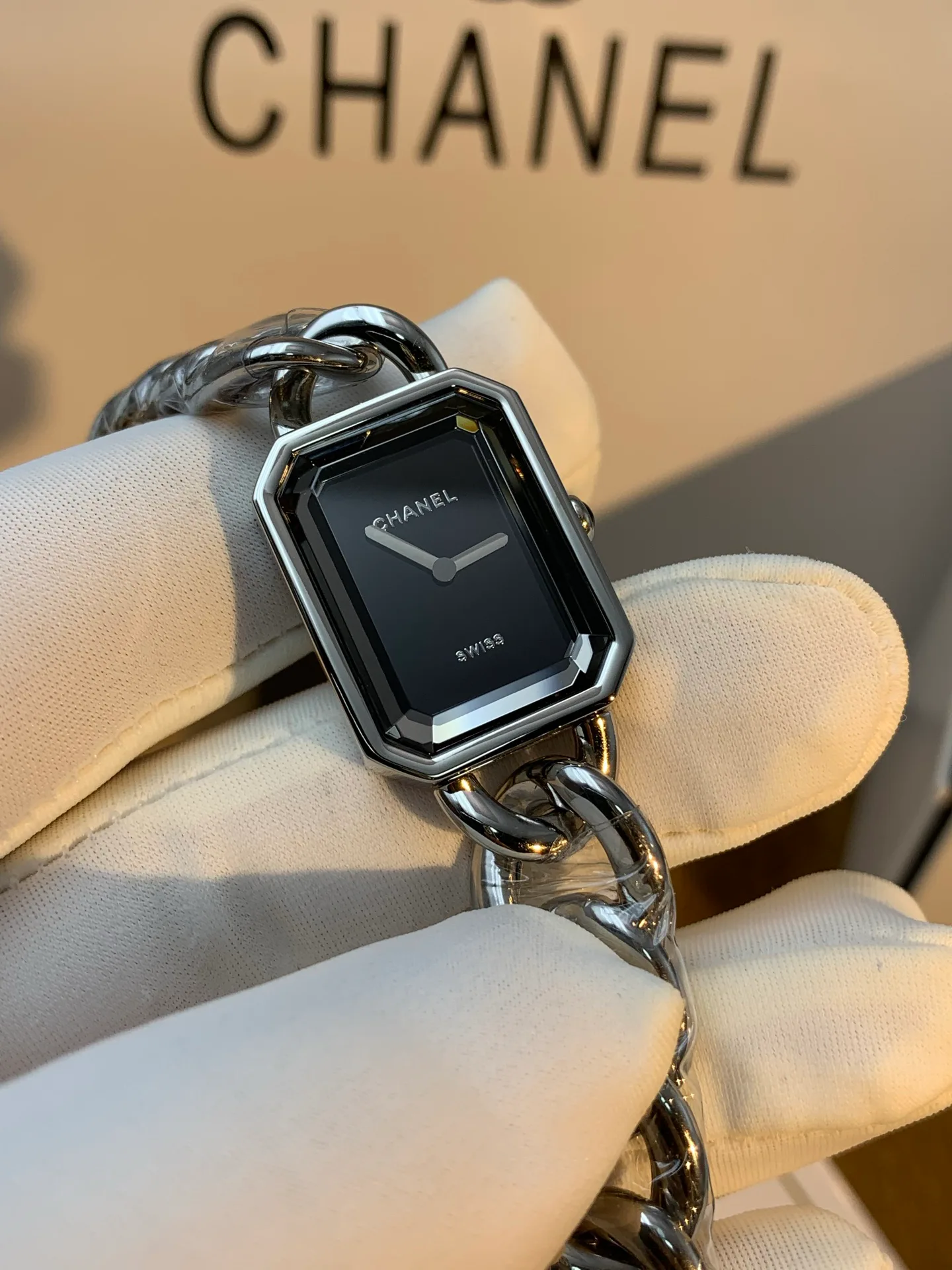 Часы Женские Chanel 11637397