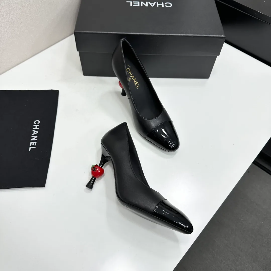 Туфли Женские Chanel 18083709