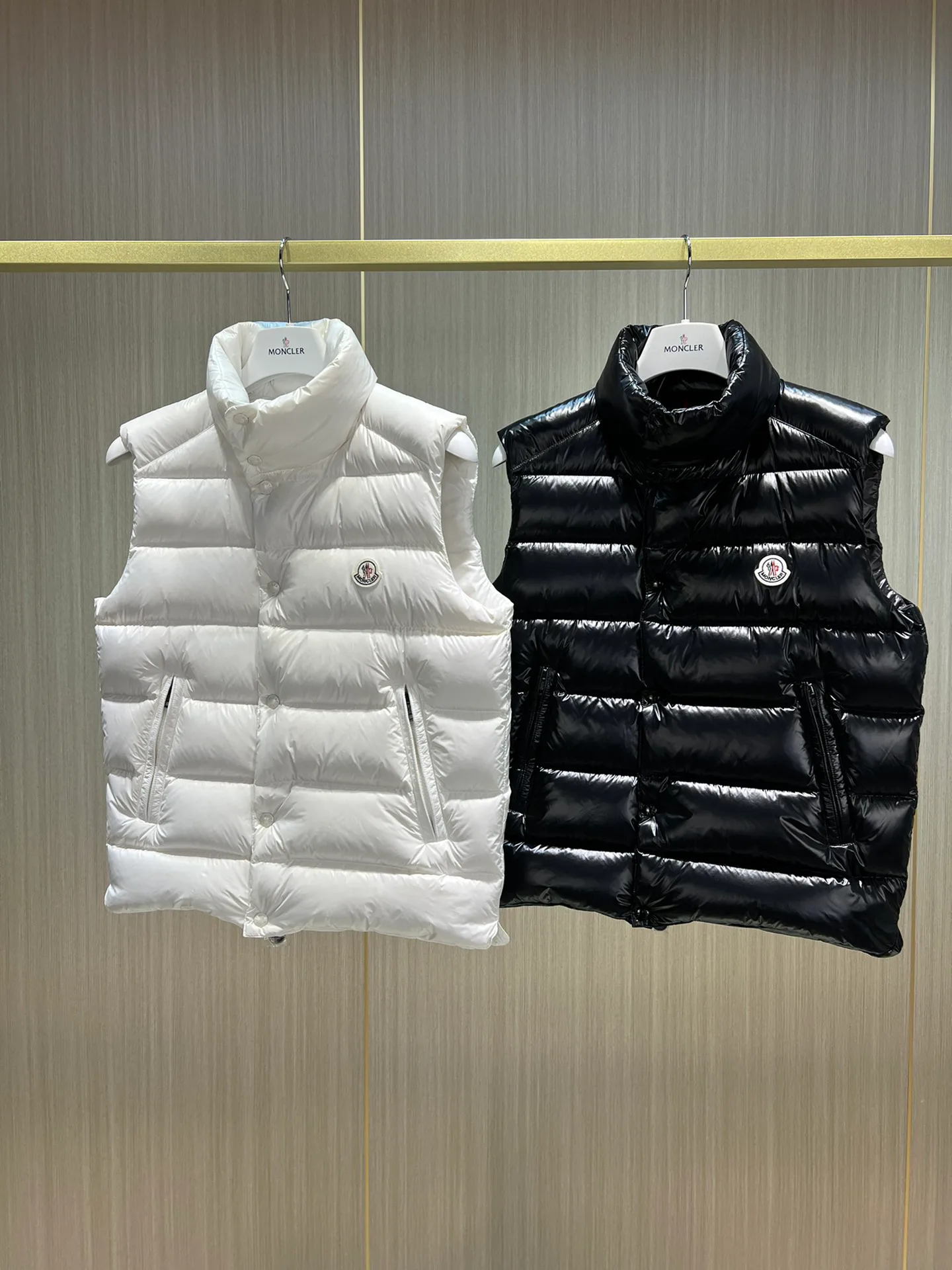 Жилеты Женские Moncler 19074530