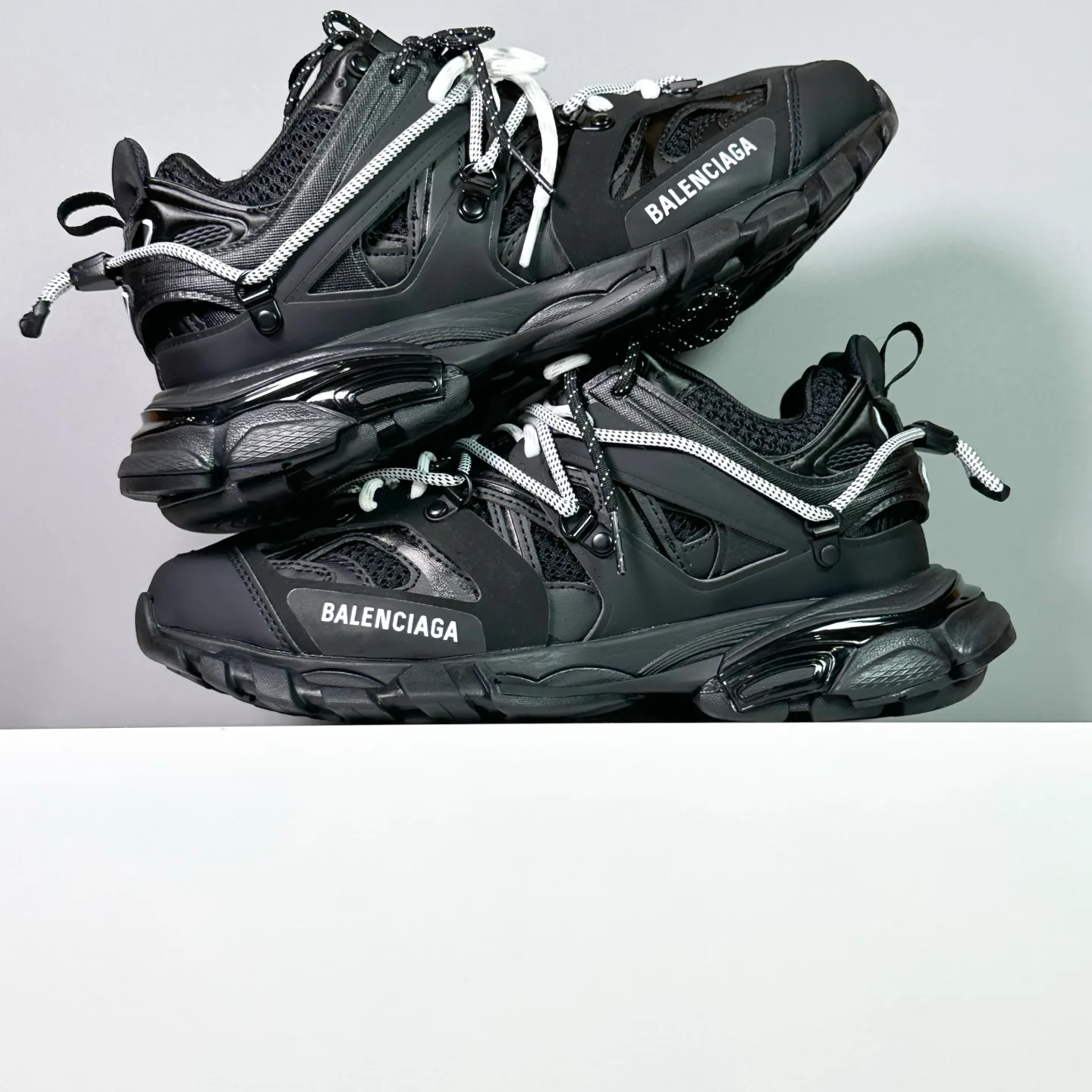 Кроссовки Женские Balenciaga 13467900