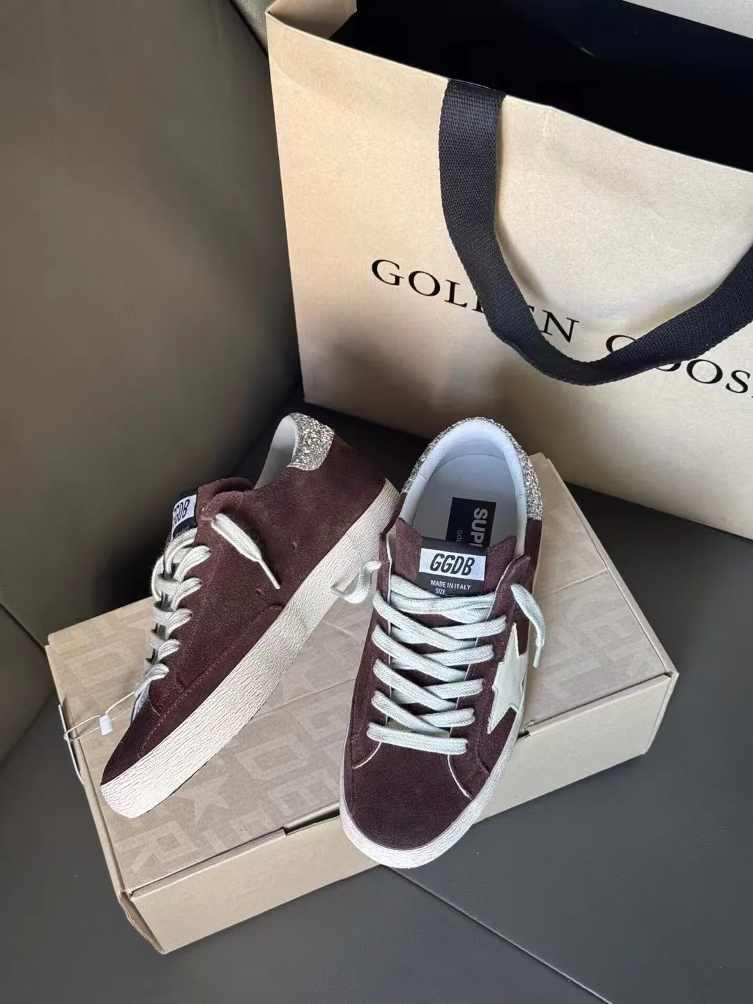 Кроссовки Женские Golden Goose 18265603