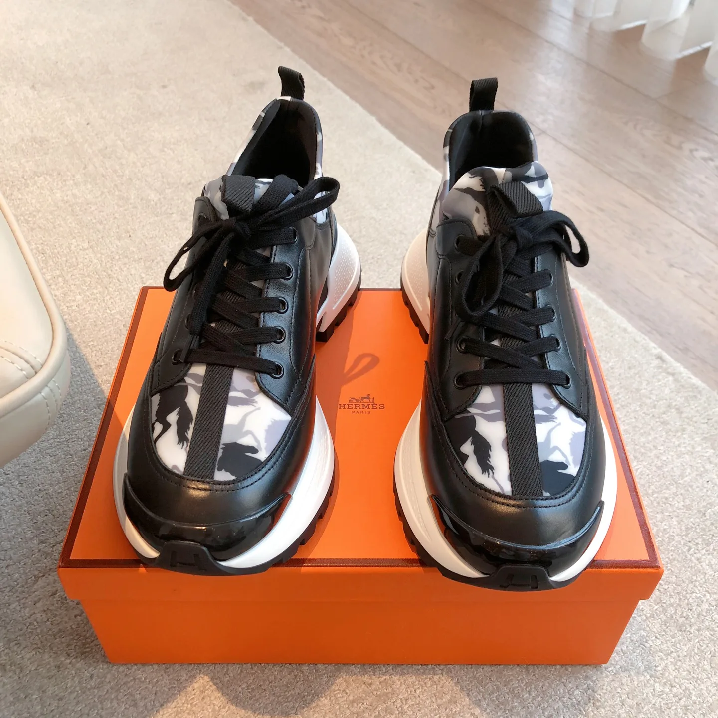 Кроссовки Женские Hermes 1237225