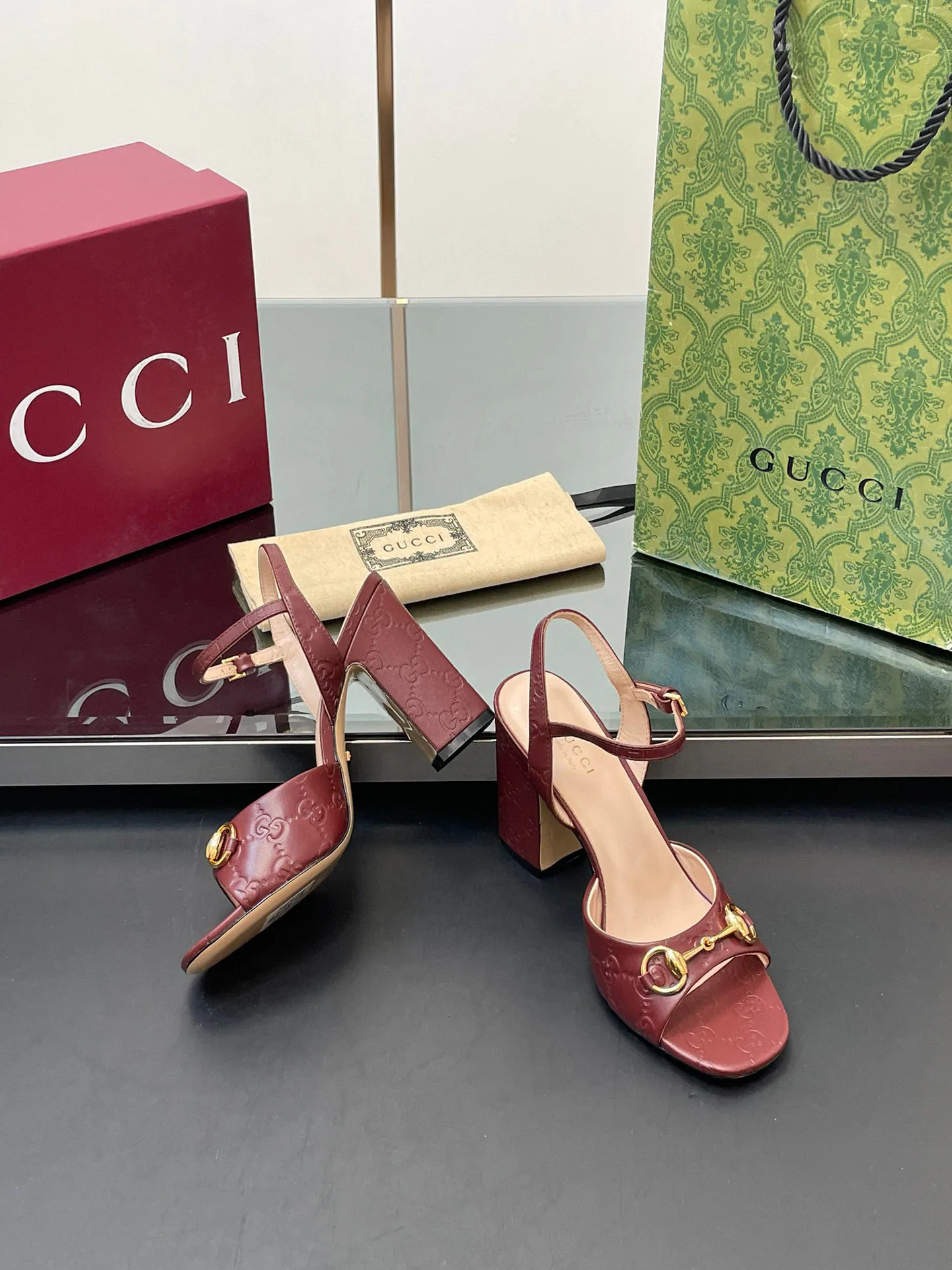 Босоножки Женские Gucci 17614707