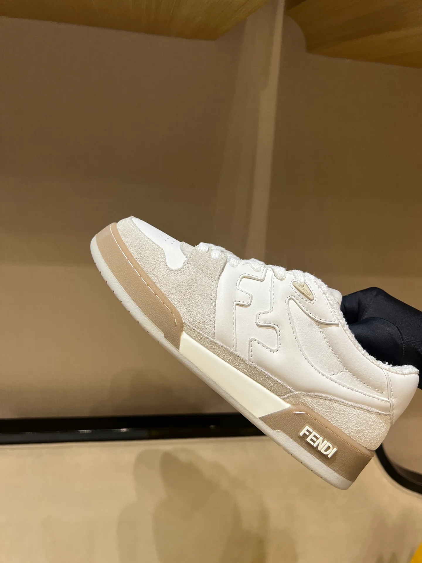 Кроссовки Женские Fendi 139693