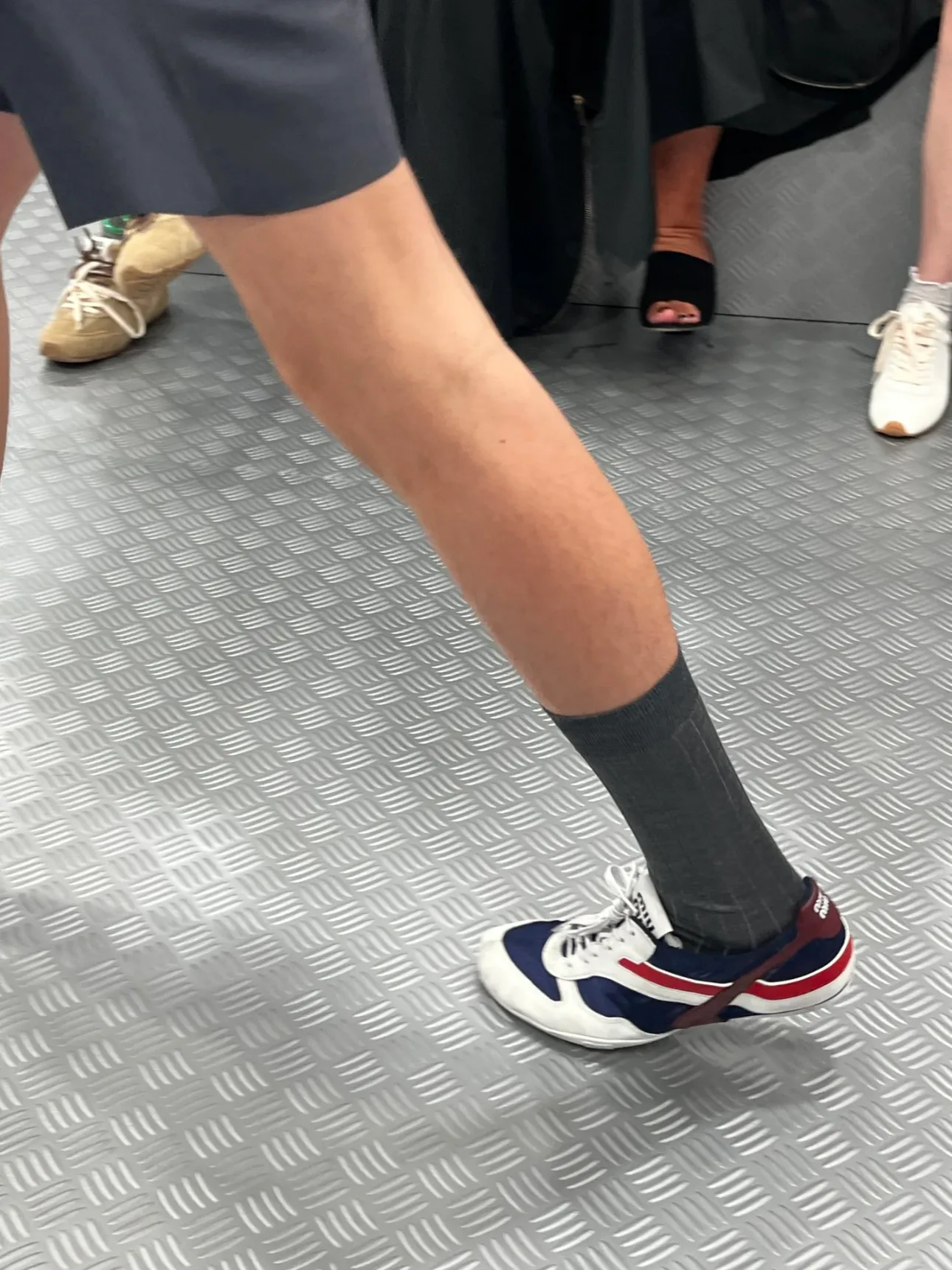 Кроссовки Женские Miu Miu 27219