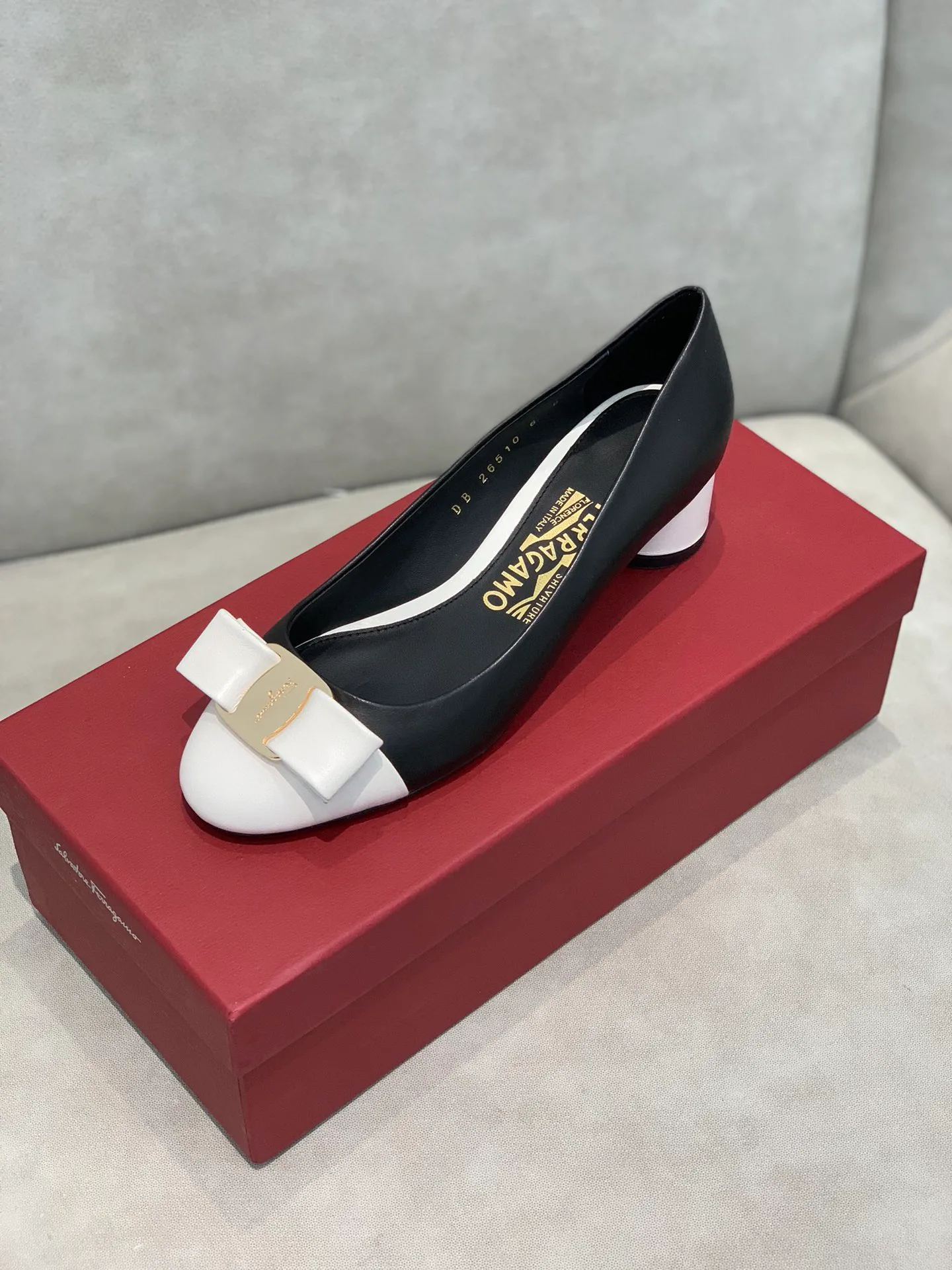 Туфли Женские Salvatore Ferragamo 11675497