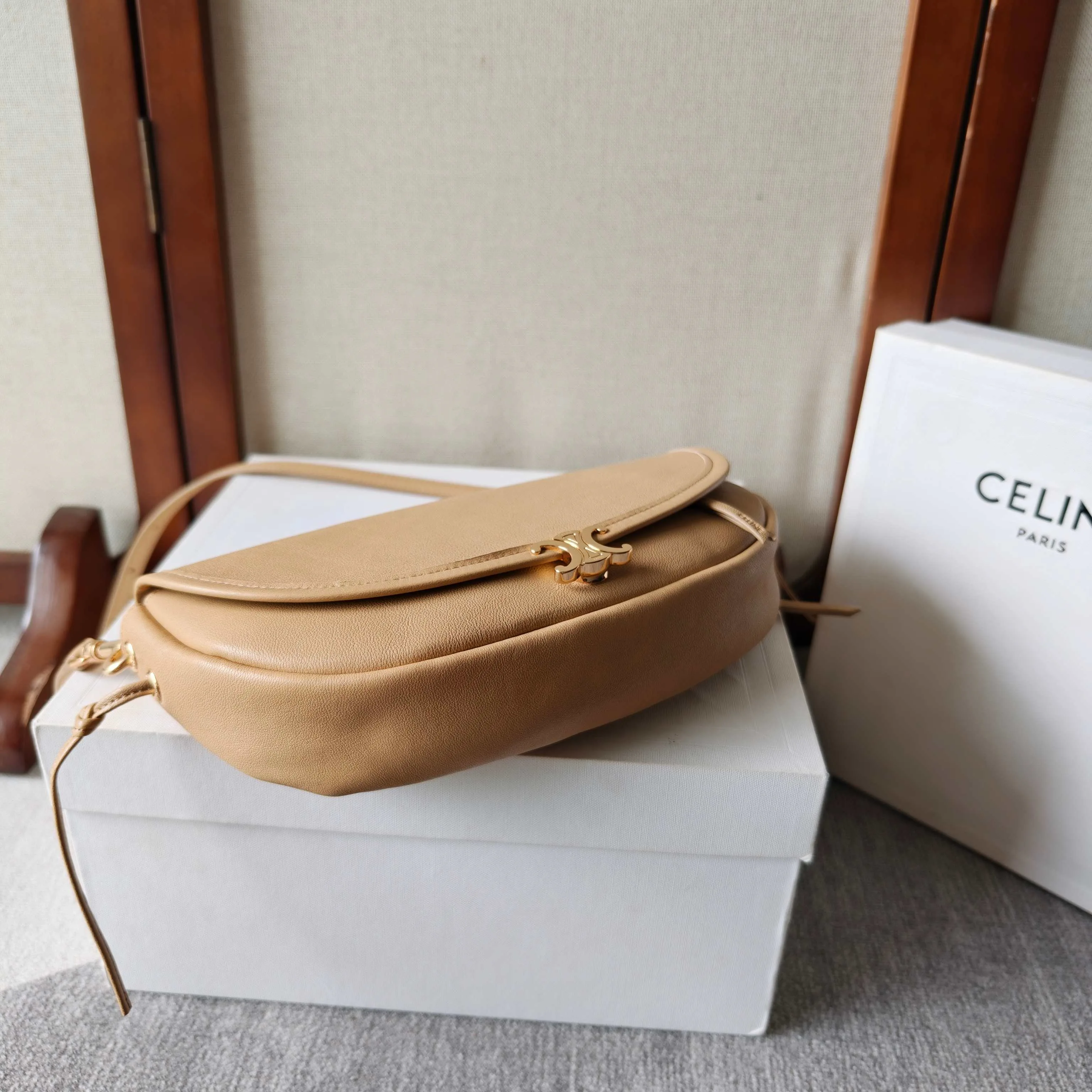 Классические Сумки Женские Celine 16869088