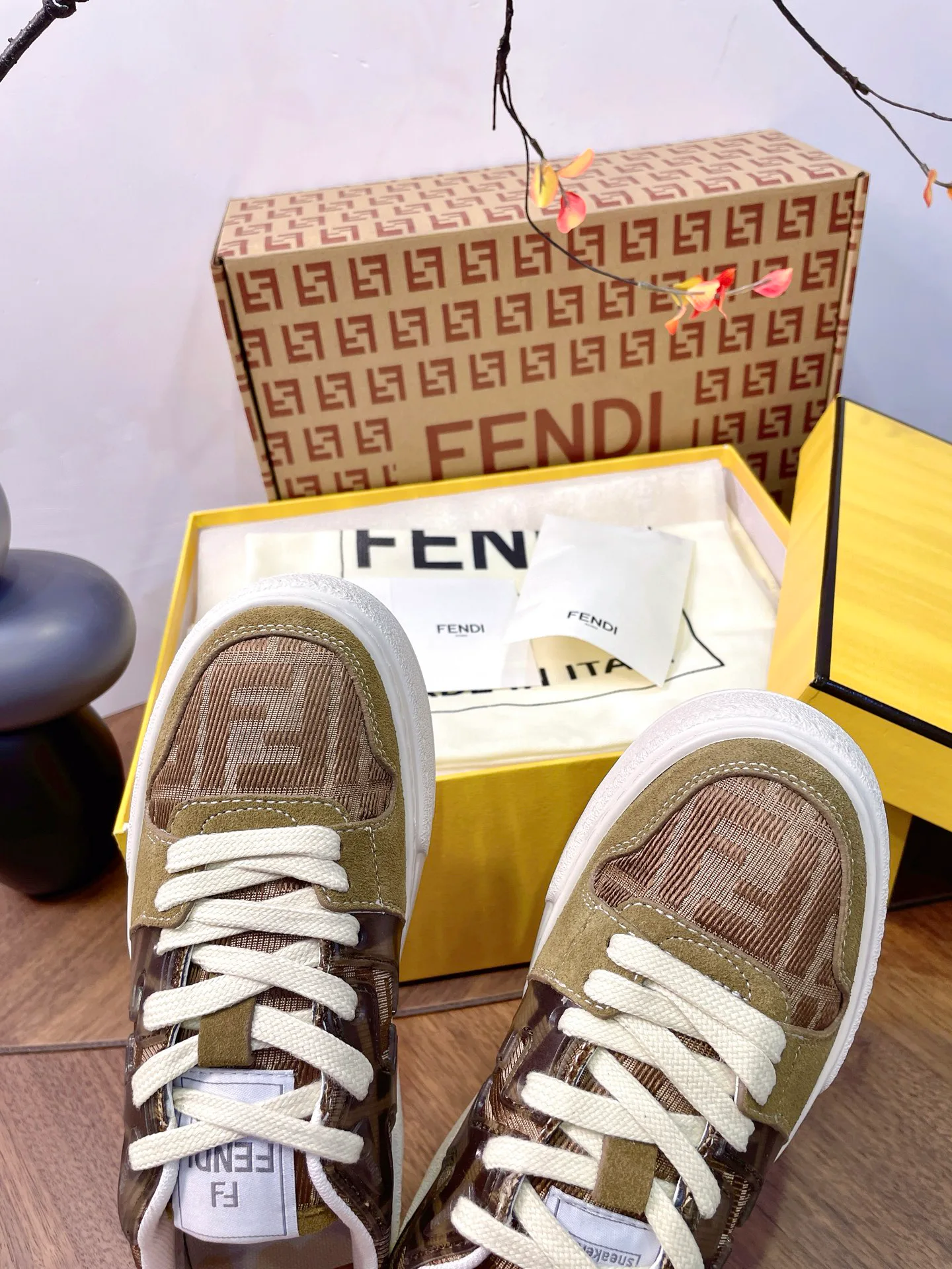 Кроссовки Женские Fendi 17957341