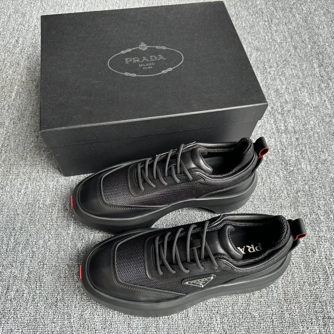 Кроссовки Мужские Prada 18996052