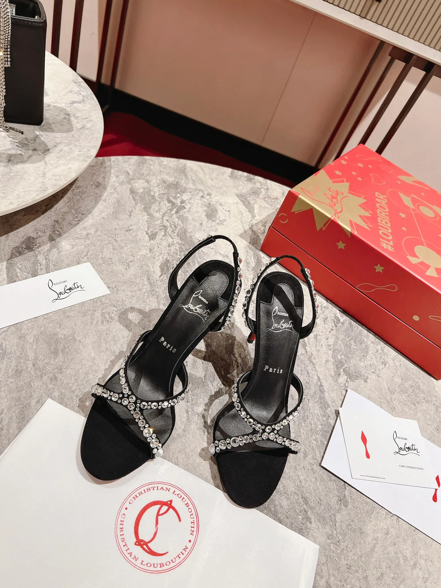 Босоножки Женские Christian Louboutin 14354197