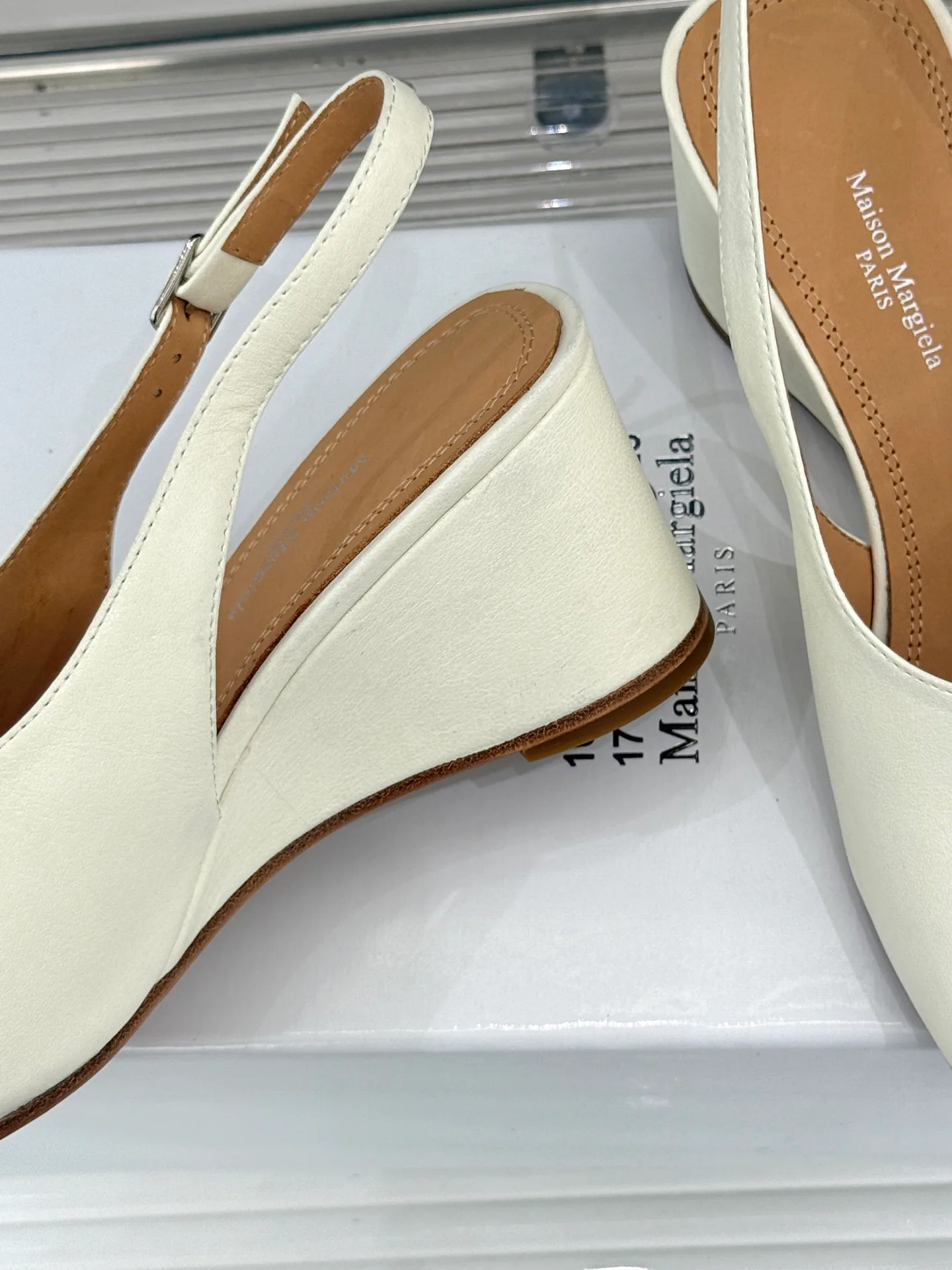 Босоножки Женские Maison Margiela 17646514