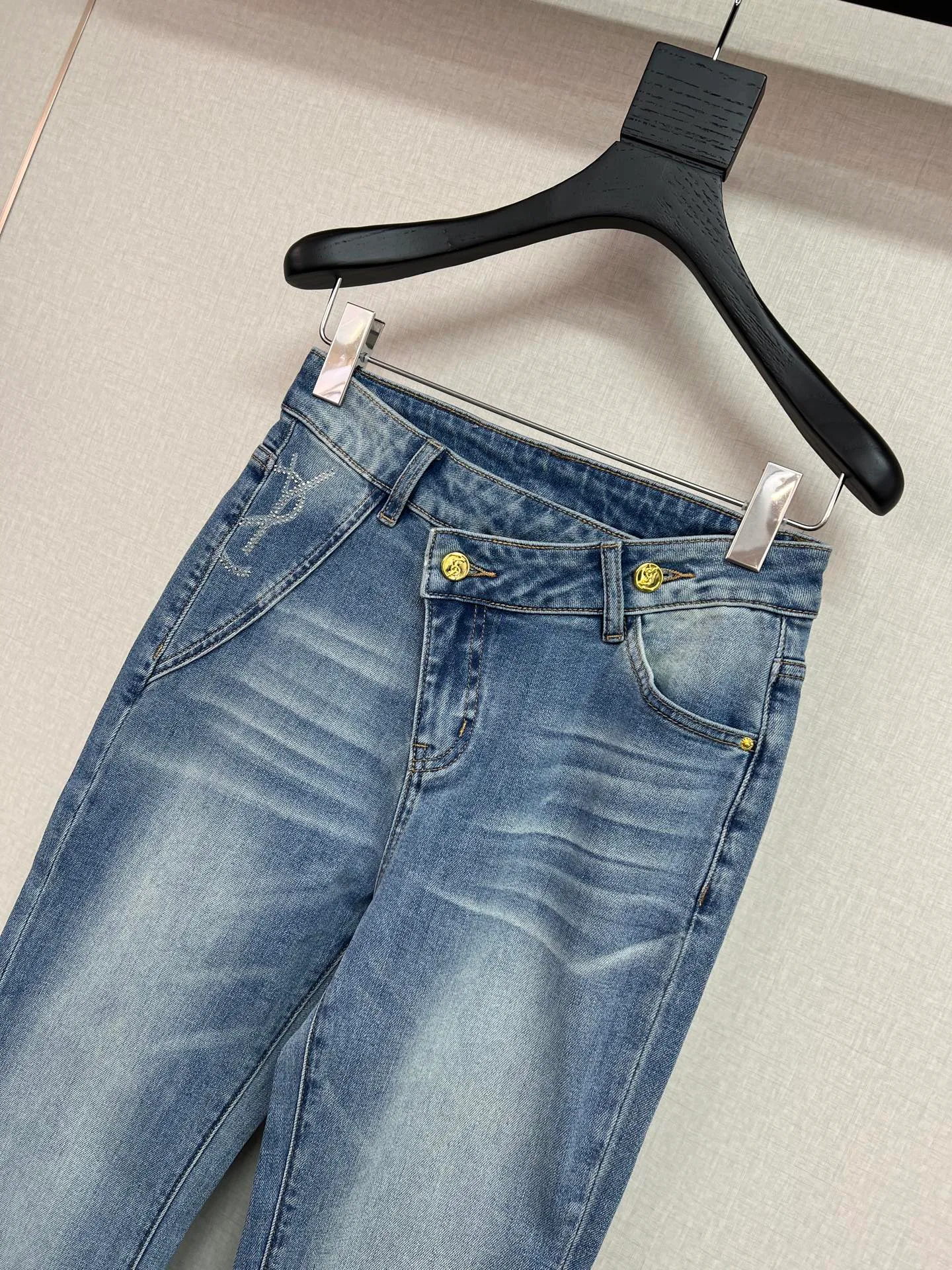 Джинсы Женские Saint Laurent 13233653