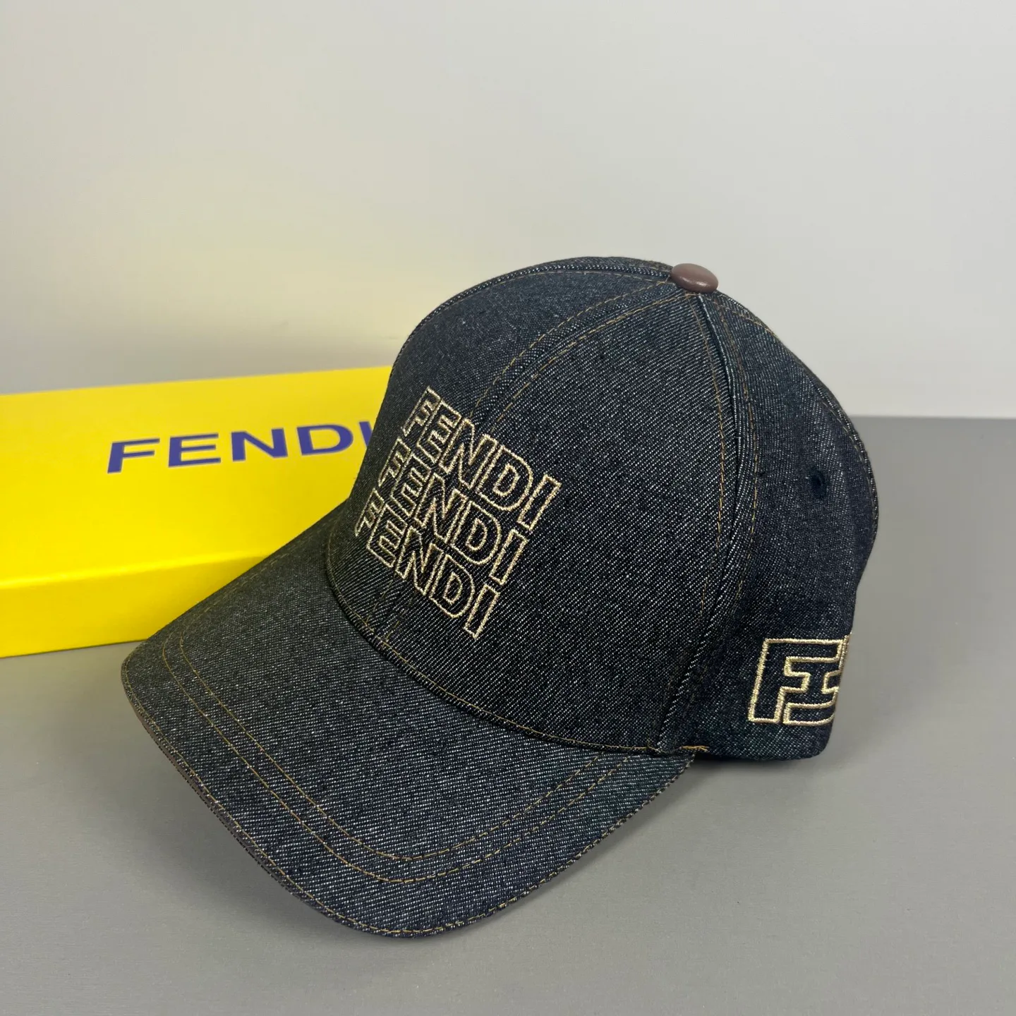 Головные Уборы Fendi 12960636