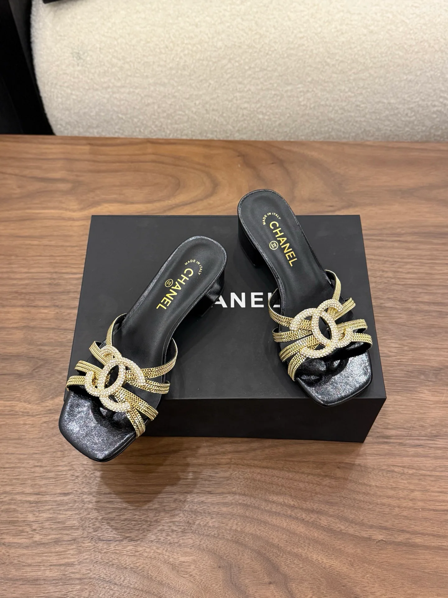 Сандалии Женские Chanel 11559288