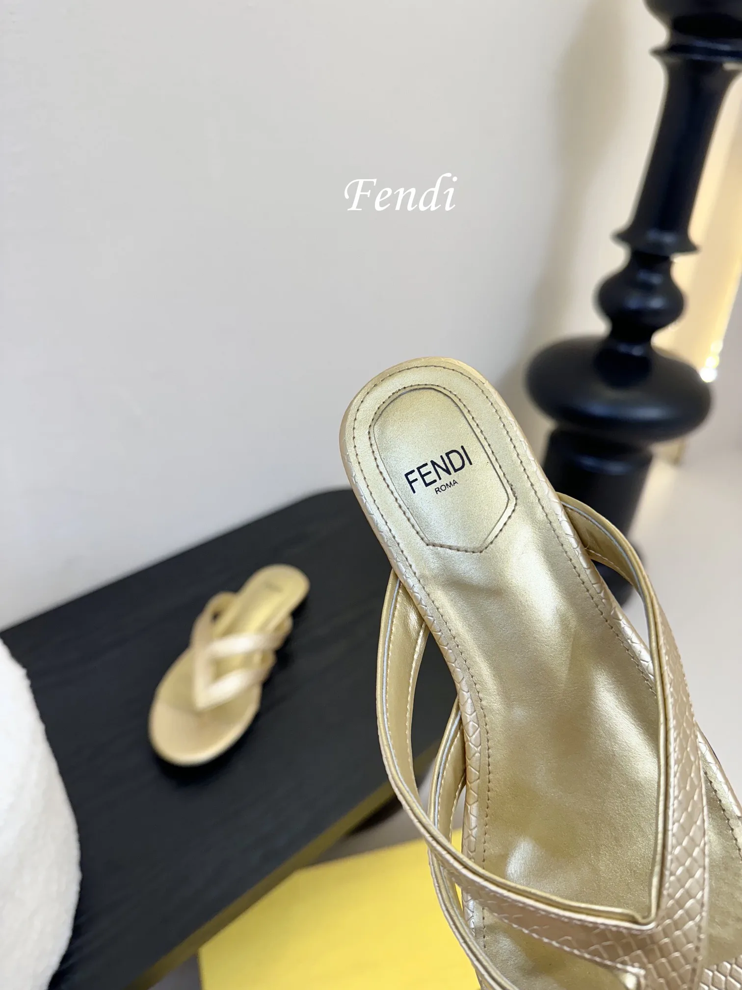 Шлепанцы Женские Fendi 11442