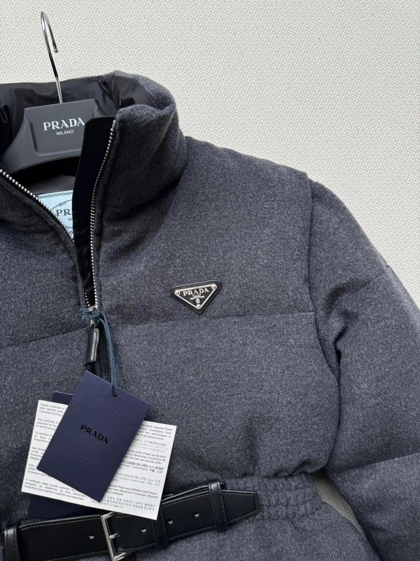 Куртки И Пуховики Женские Prada 18858567