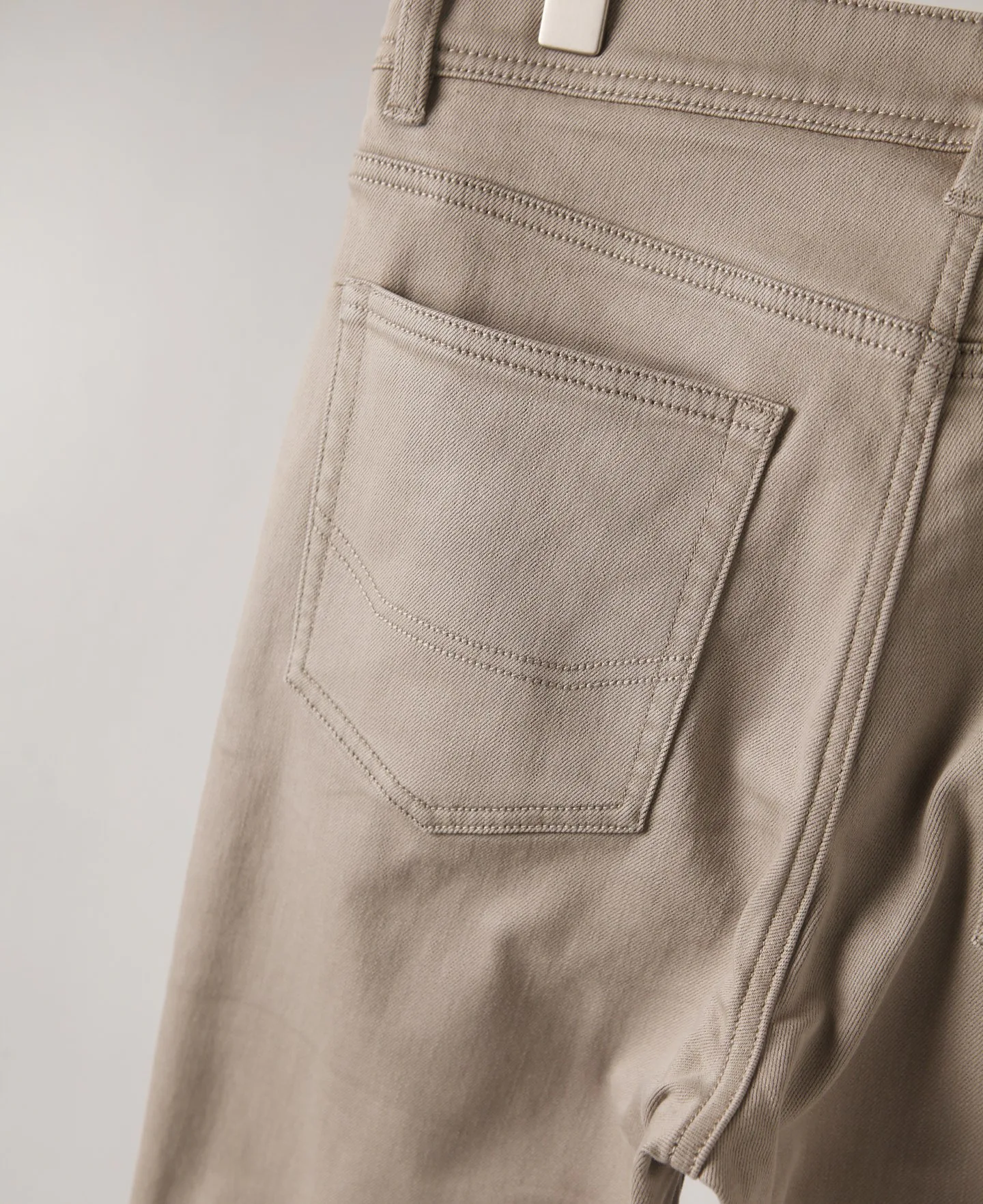Джинсы Мужские Brioni 18368973