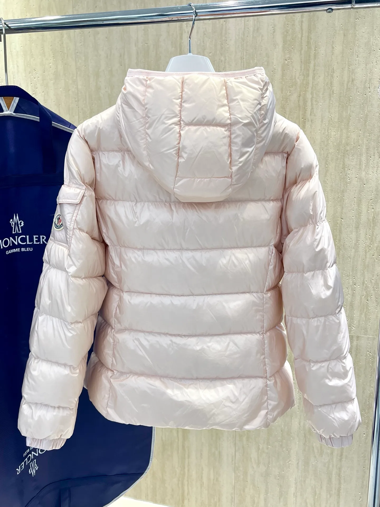 Куртки И Пуховики Мужские Moncler 18231422