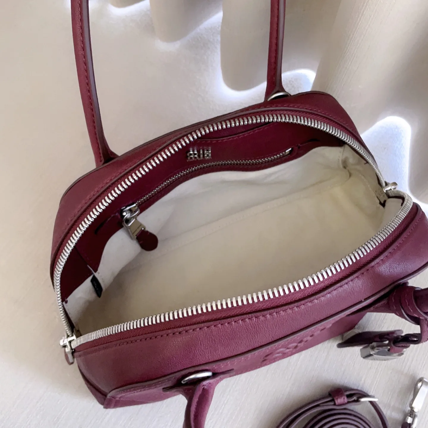 Классические Сумки Женские Miu Miu 18248080