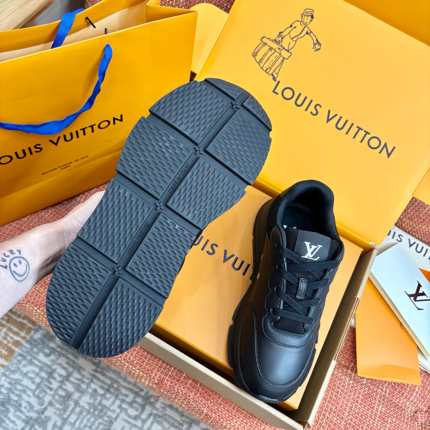 Кроссовки Женские Louis Vuitton 1693104