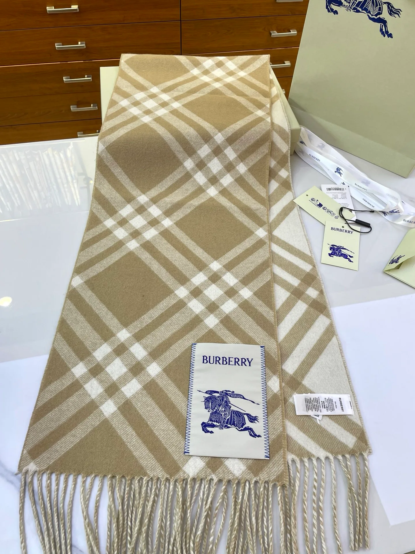 Шарфы Burberry 266418