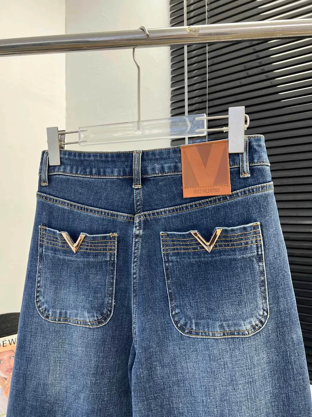 Джинсы Женские Valentino 11873654