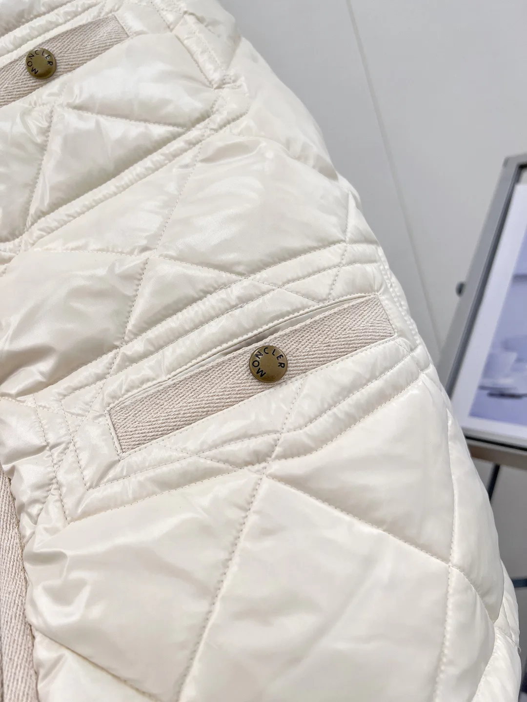 Куртки И Пуховики Женские Moncler 19520739