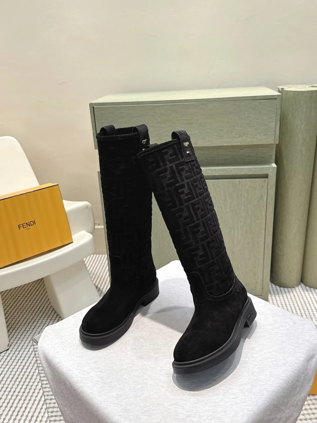 Сапоги Женские Fendi 18153046