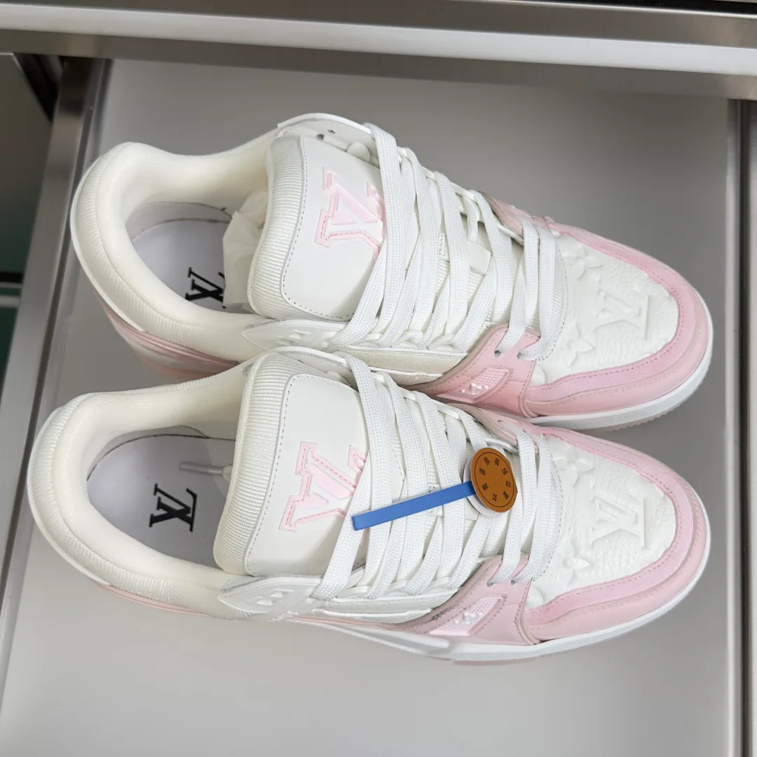 Кроссовки Женские Louis Vuitton 17483692