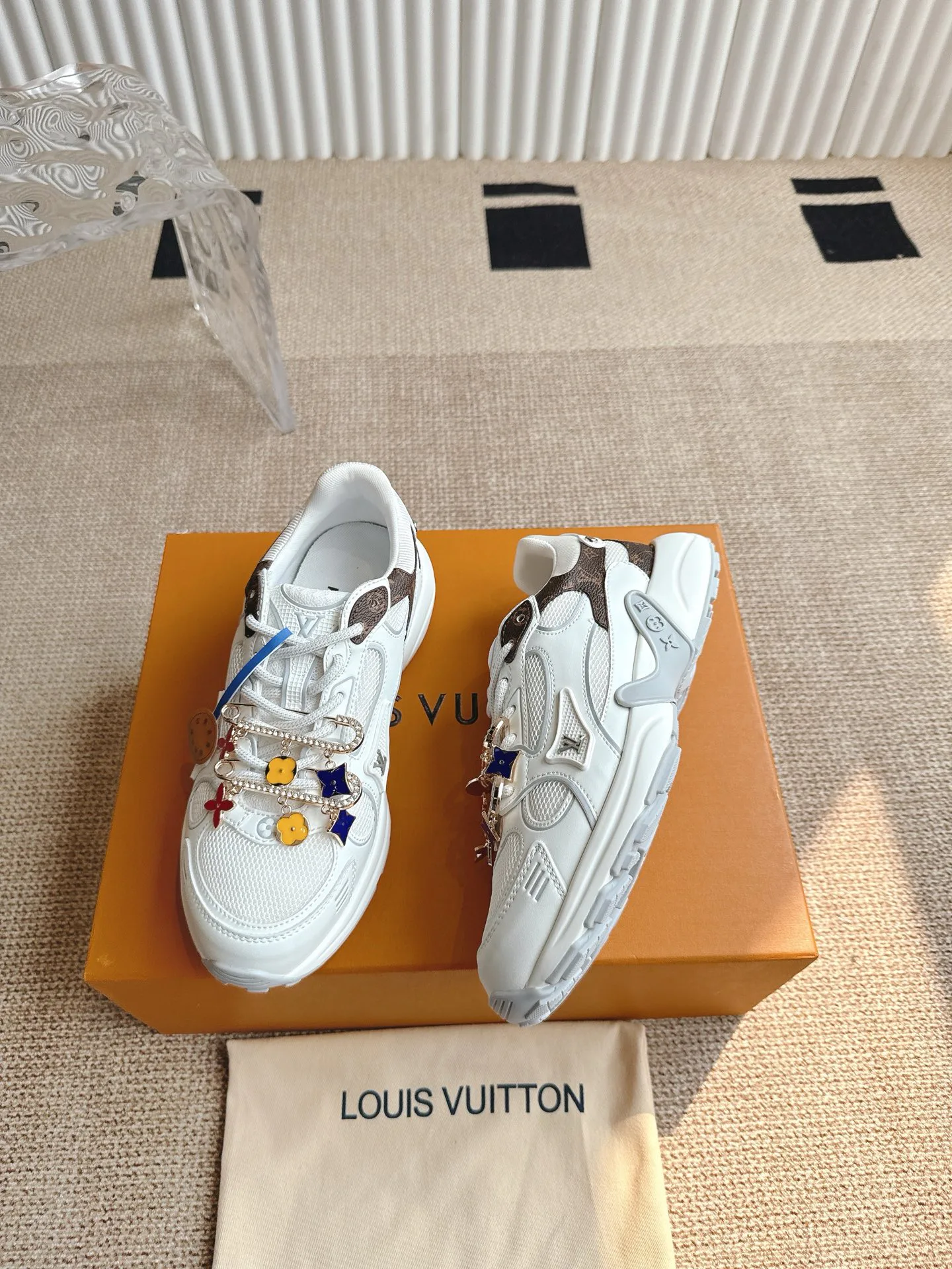 Кроссовки Женские Louis Vuitton 13351299