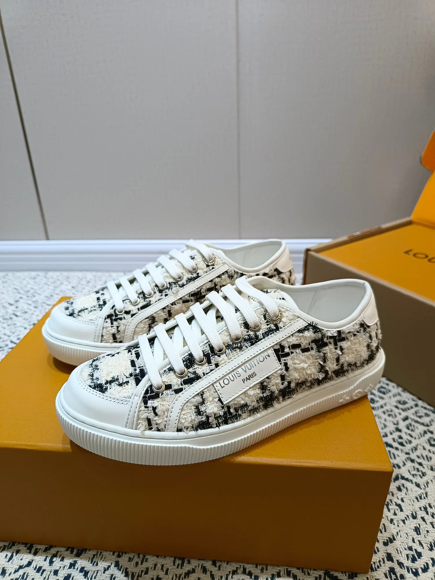 Кроссовки Женские Louis Vuitton 188402