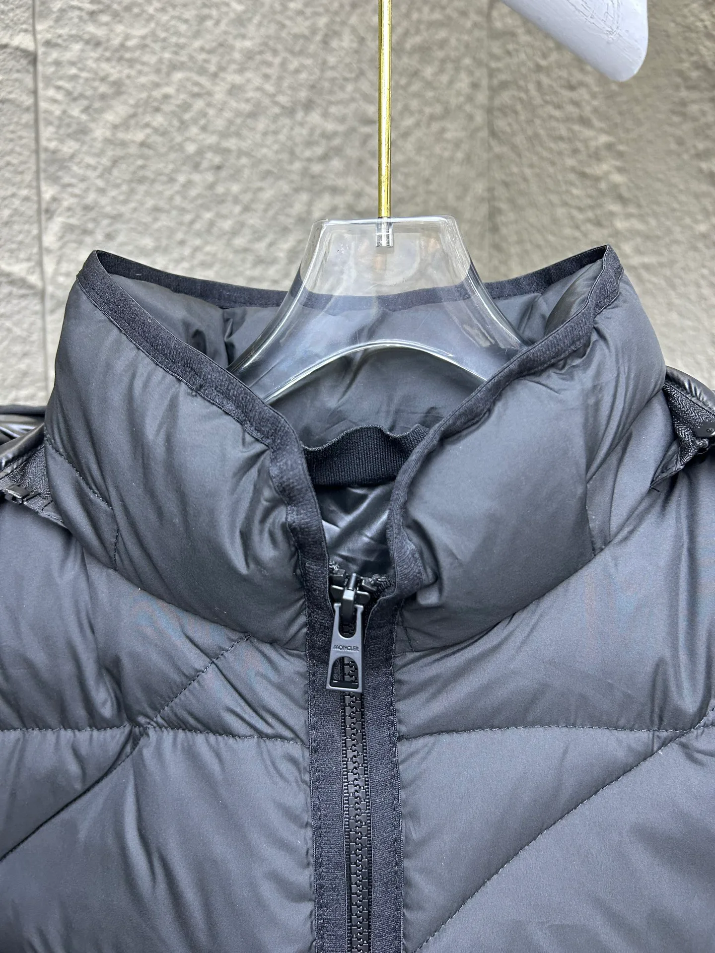 Куртки И Пуховики Мужские Moncler 407332