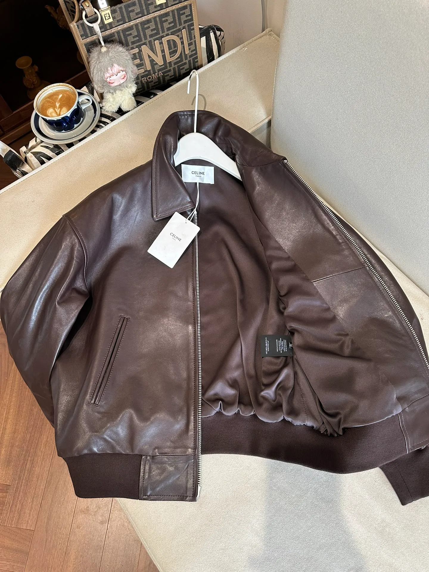 Кожаные Куртки И Дублёнки Женские Celine 10867321