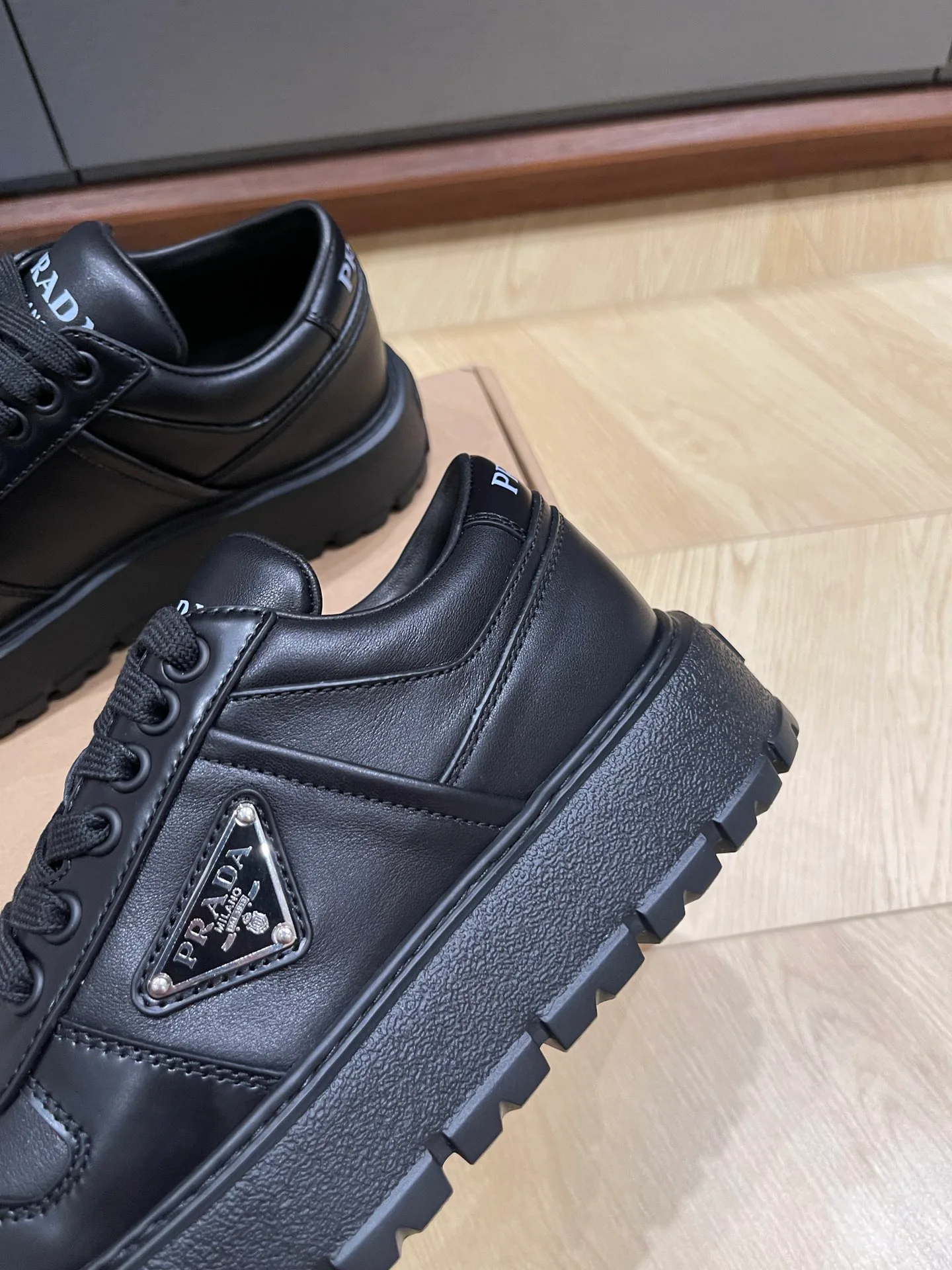 Кроссовки Женские Prada 1138302